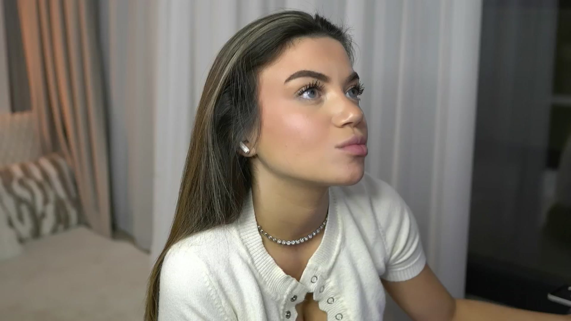 Gallery image thumbnail from EsmeLuv's myfreecams stream on, 03/16/2026, 19:25 image 8 of 20