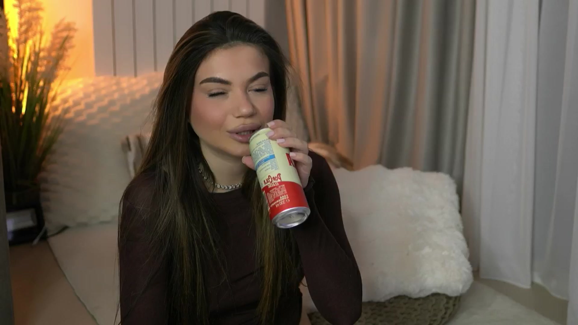 Gallery image thumbnail from EsmeLuv's myfreecams stream on, 03/27/2026, 21:15 image 9 of 20
