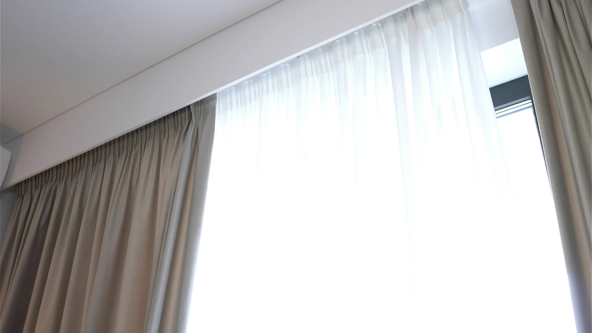Gallery image thumbnail from EsmeLuv's myfreecams stream on, 04/19/2026, 18:13 image 3 of 20