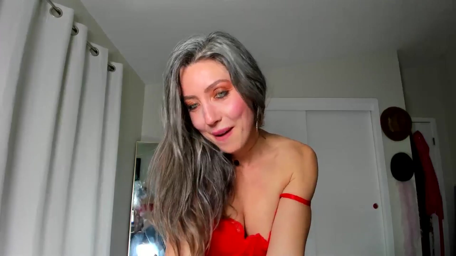 Gallery image thumbnail from Essiac's myfreecams stream on, 04/01/2026, 03:38 image 19 of 20