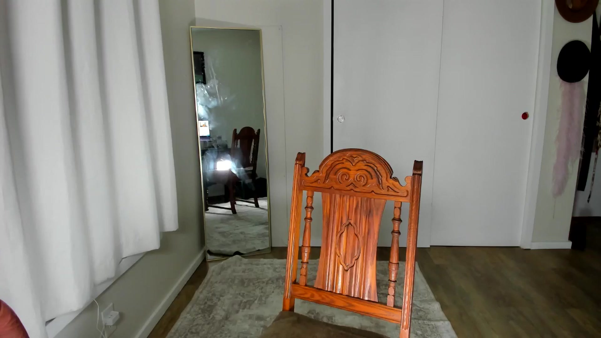 Gallery image thumbnail from Essiac's myfreecams stream on, 04/01/2026, 05:20 image 18 of 20