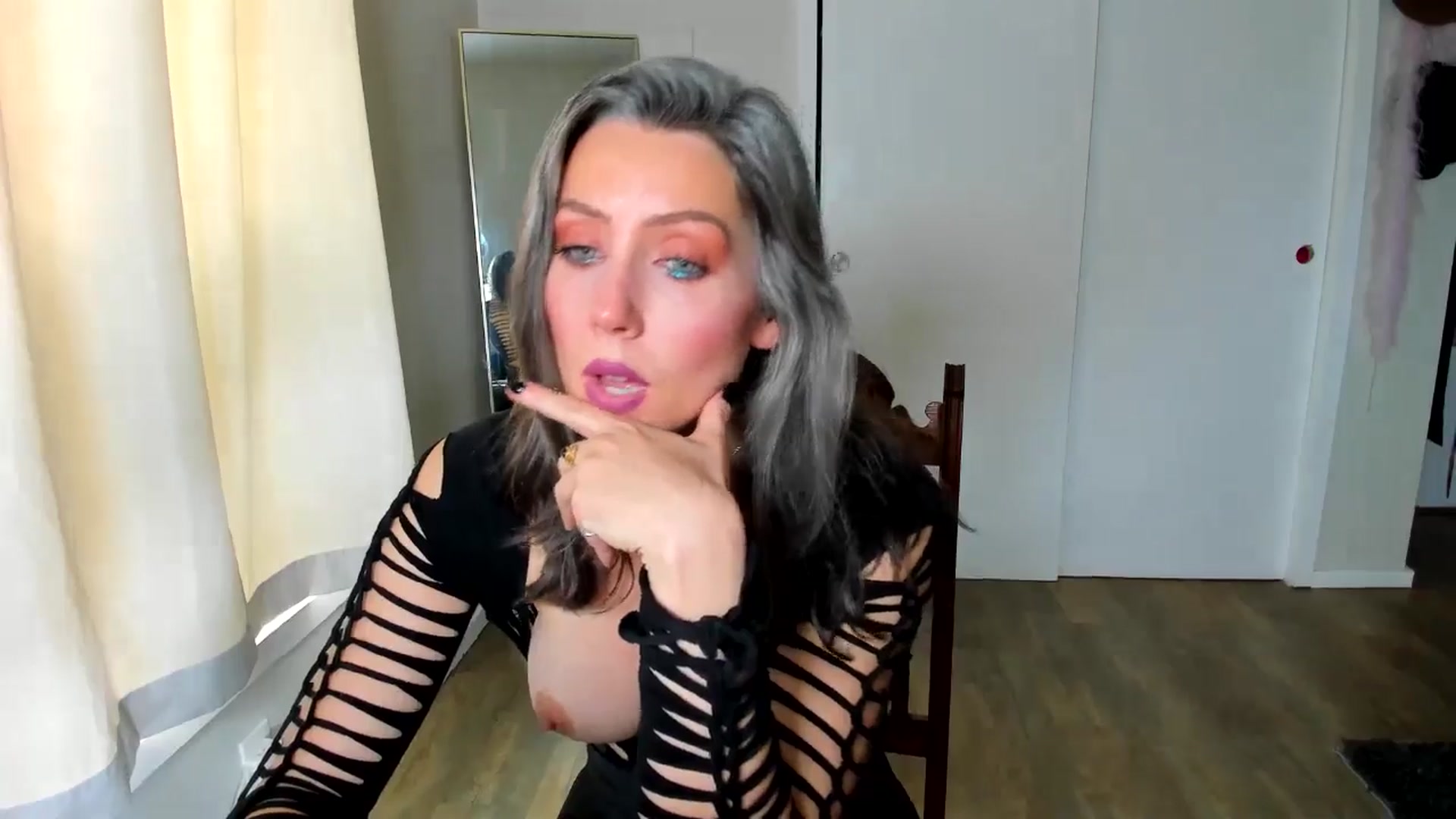 Gallery image thumbnail from Essiac's myfreecams stream on, 04/15/2026, 23:55 image 8 of 20