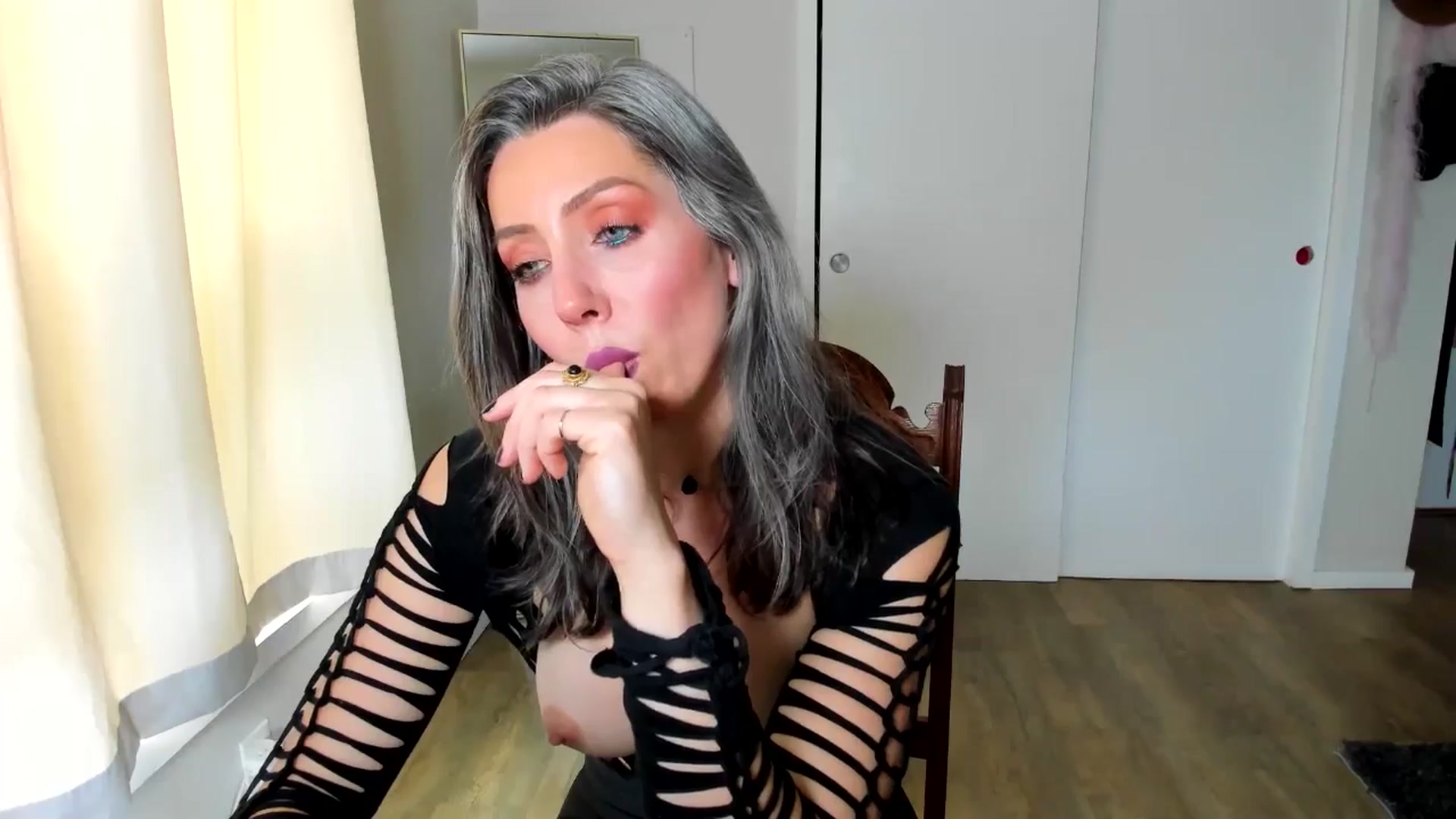 Gallery image thumbnail from Essiac's myfreecams stream on, 04/15/2026, 23:55 image 9 of 20