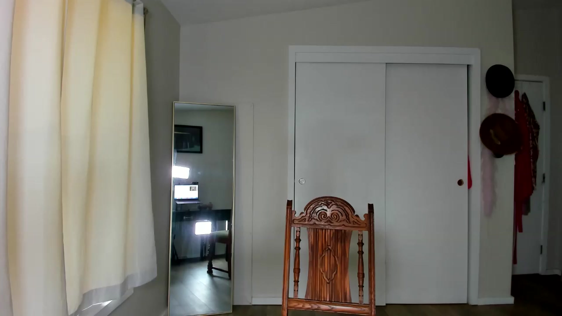 Gallery image thumbnail from Essiac's myfreecams stream on, 04/29/2026, 21:44 image 16 of 20