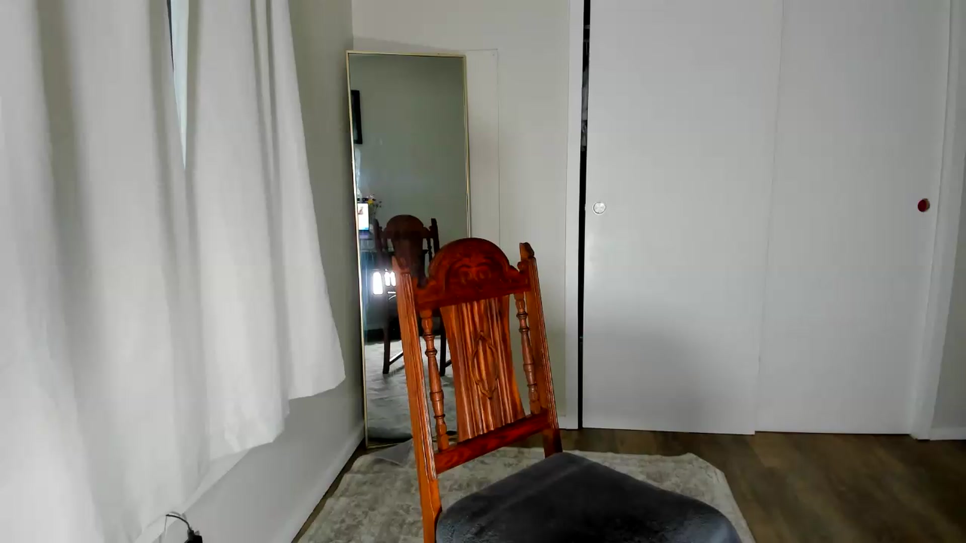 Gallery image thumbnail from Essiac's myfreecams stream on, 05/12/2026, 03:37 image 4 of 20