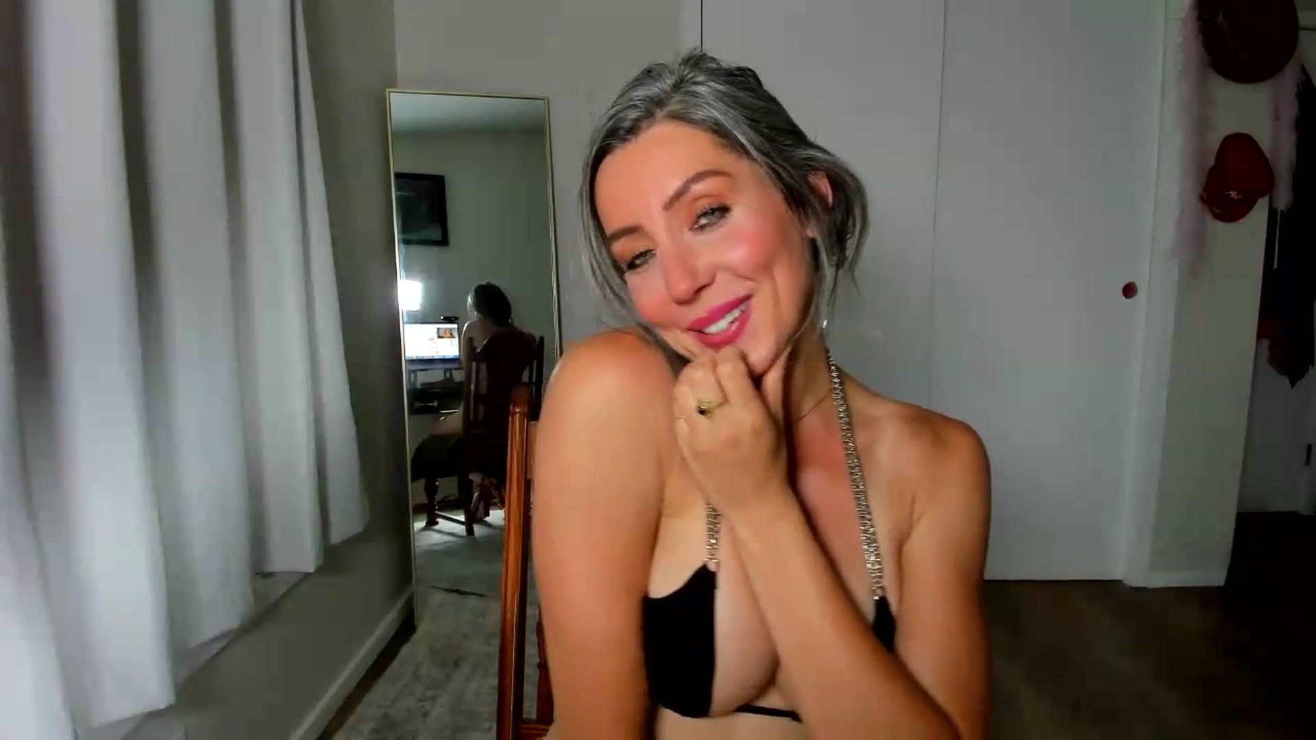 Gallery image thumbnail from Essiac's myfreecams stream on, 05/28/2026, 04:44 image 8 of 20