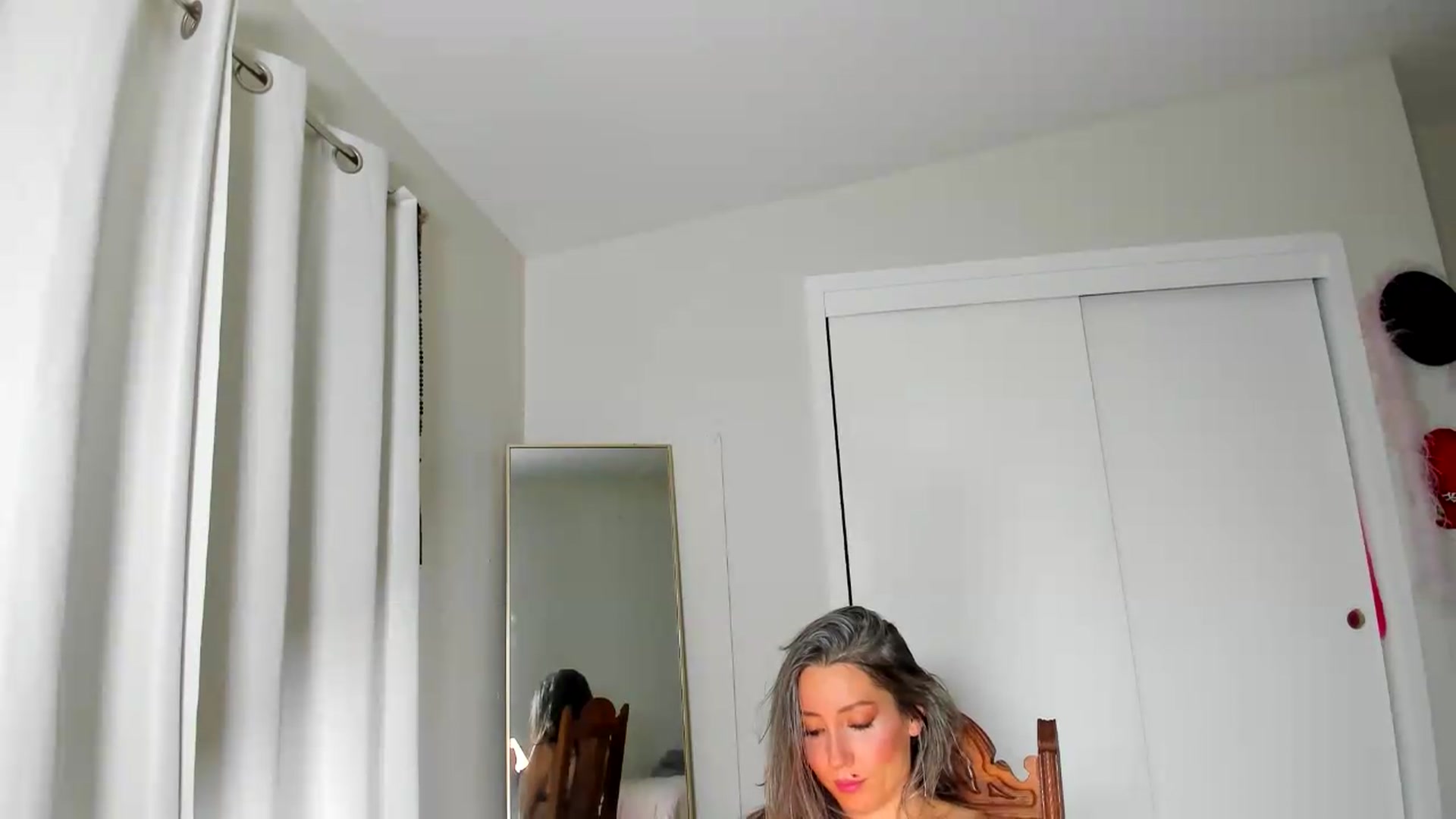 Gallery image thumbnail from Essiac's myfreecams stream on, 06/06/2026, 06:34 image 9 of 20