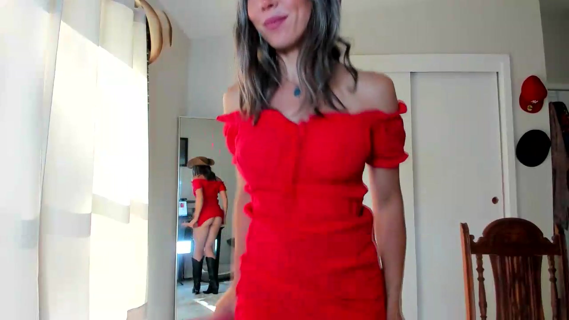 Gallery image thumbnail from Essiac's myfreecams stream on, 06/25/2026, 17:01 image 5 of 20