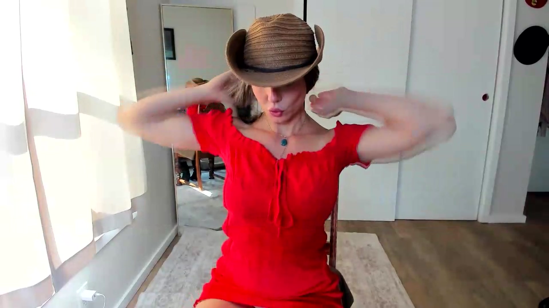 Gallery image thumbnail from Essiac's myfreecams stream on, 06/25/2026, 17:01 image 8 of 20
