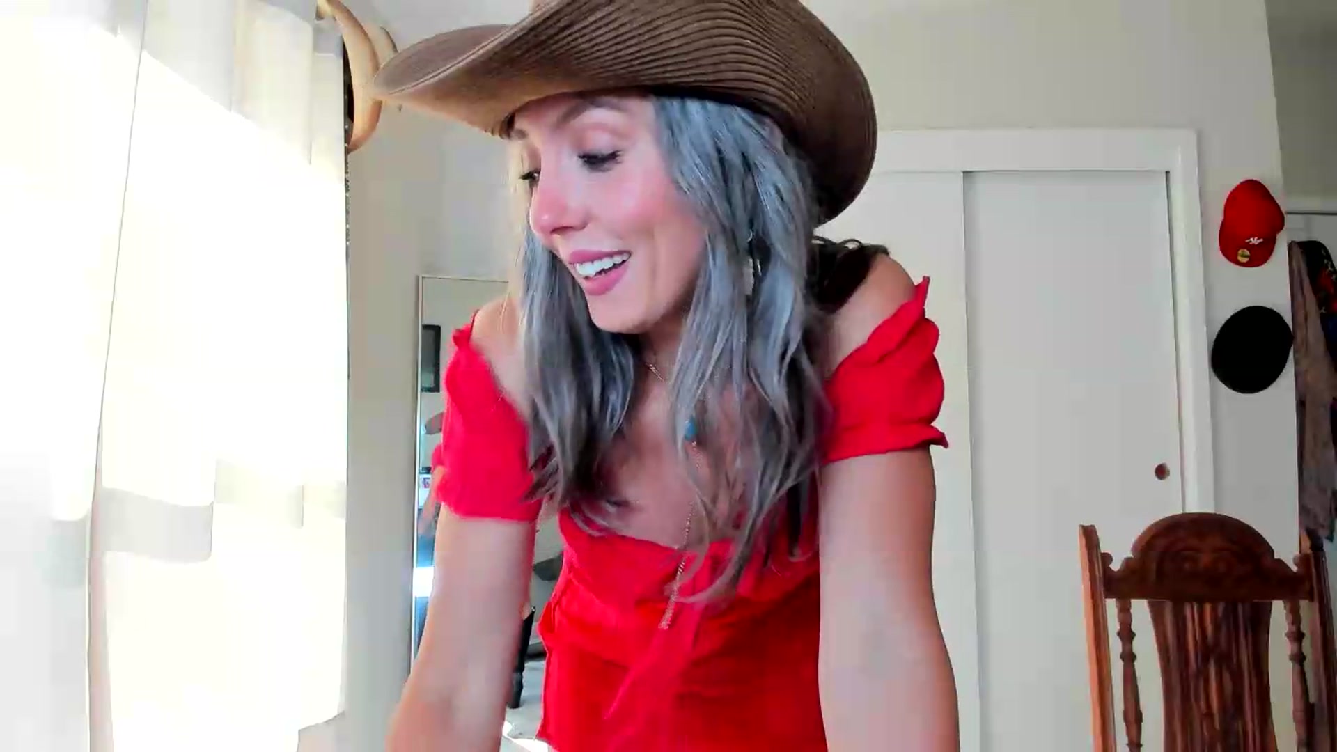 Gallery image thumbnail from Essiac's myfreecams stream on, 06/25/2026, 17:01 image 6 of 20