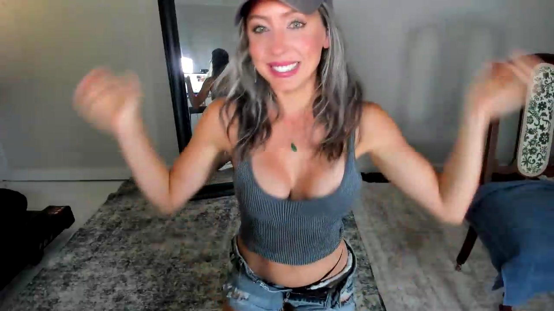 Gallery image thumbnail from Essiac's myfreecams stream on, 07/28/2026, 20:51 image 13 of 20
