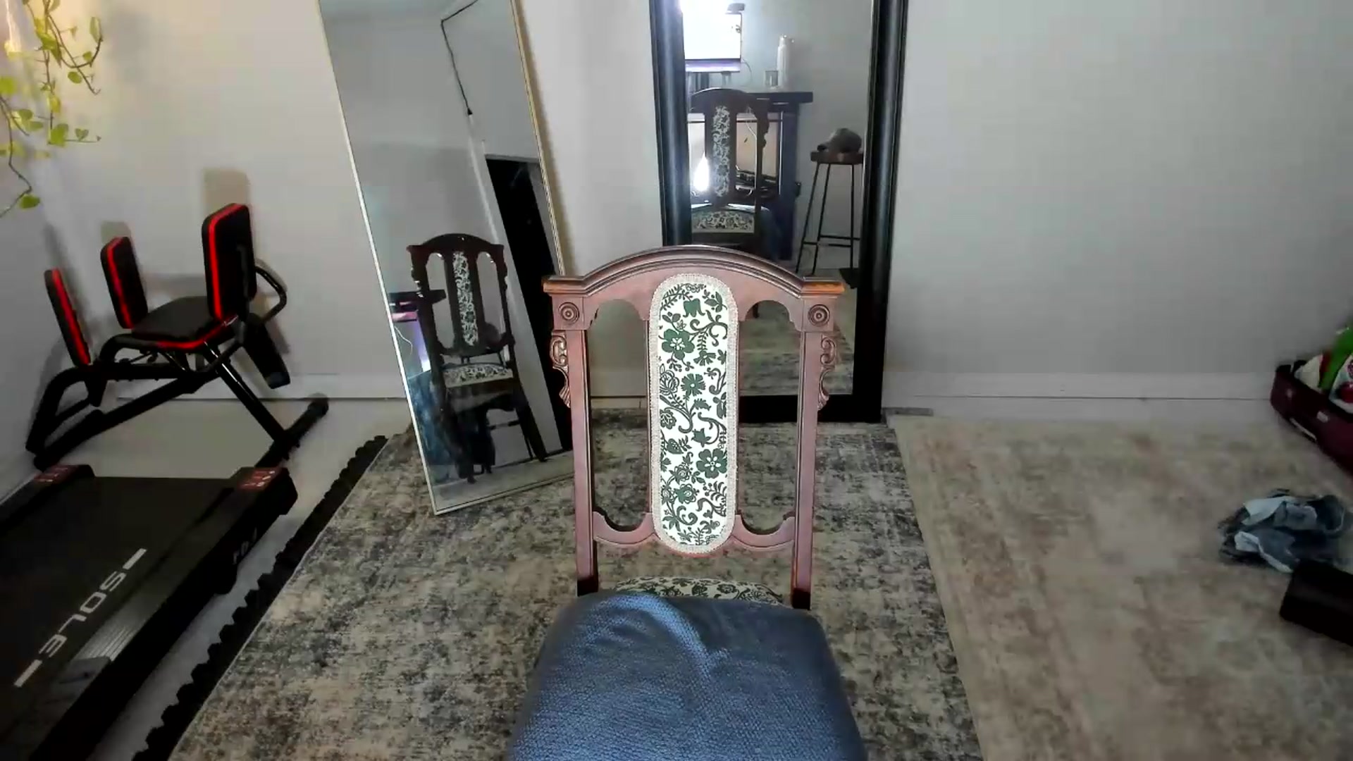 Gallery image thumbnail from Essiac's myfreecams stream on, 08/26/2026, 21:49 image 3 of 20