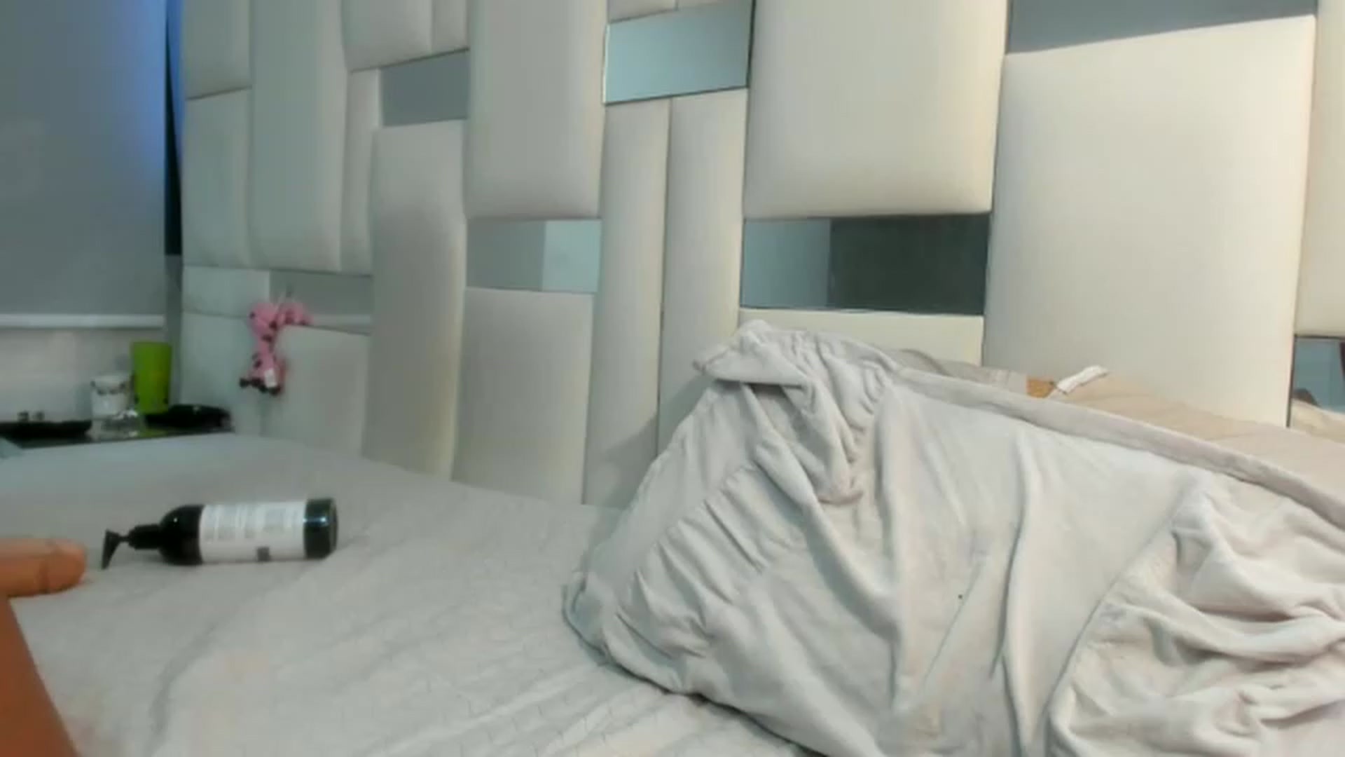 Gallery image thumbnail from Estefa_cooper's myfreecams stream on, 04/18/2023, 06:37 image 7 of 20