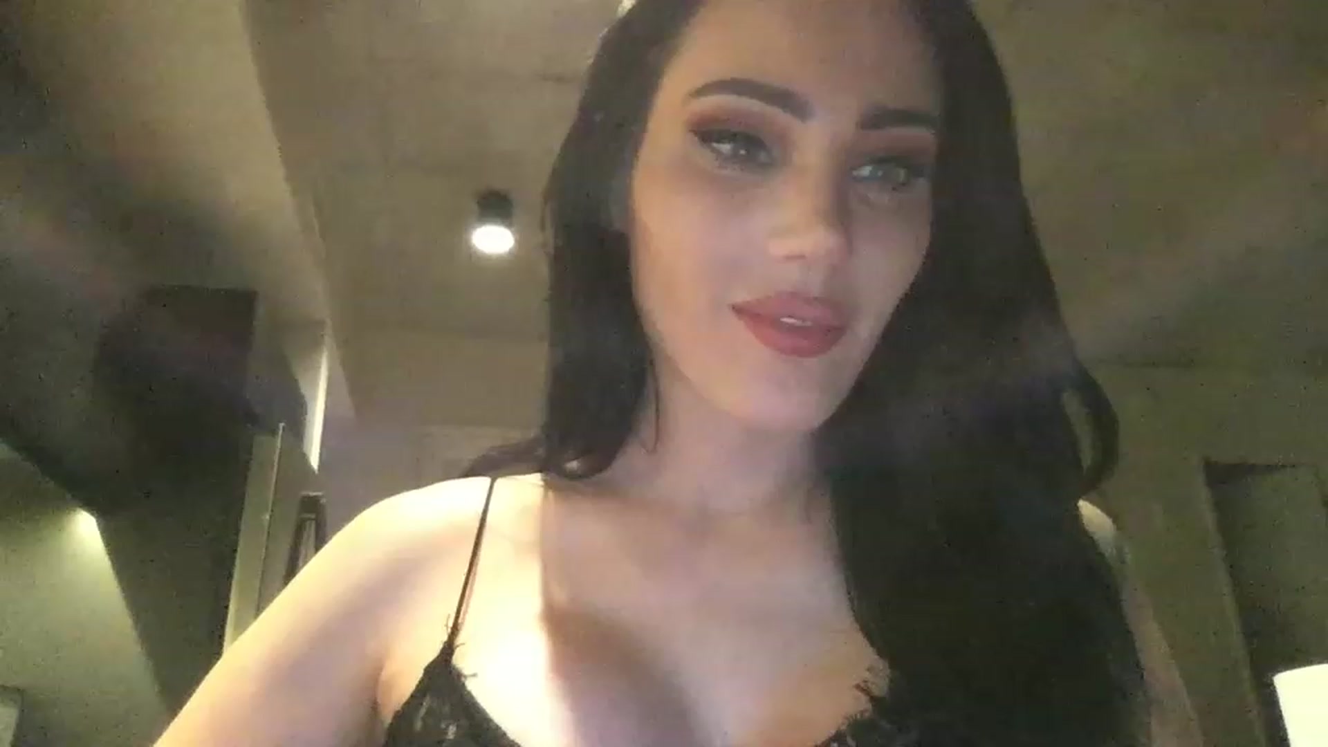 Gallery image thumbnail from EstelleVue's myfreecams stream on, 01/03/2023, 03:05 image 9 of 20