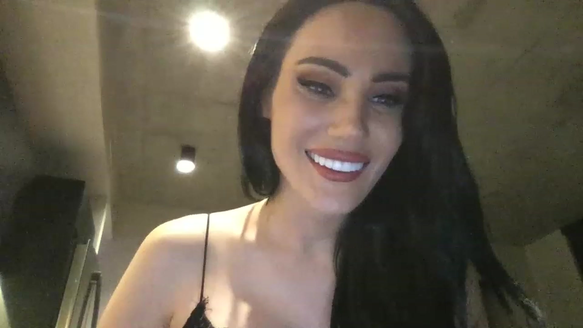 Gallery image thumbnail from EstelleVue's myfreecams stream on, 01/03/2023, 03:21 image 12 of 20