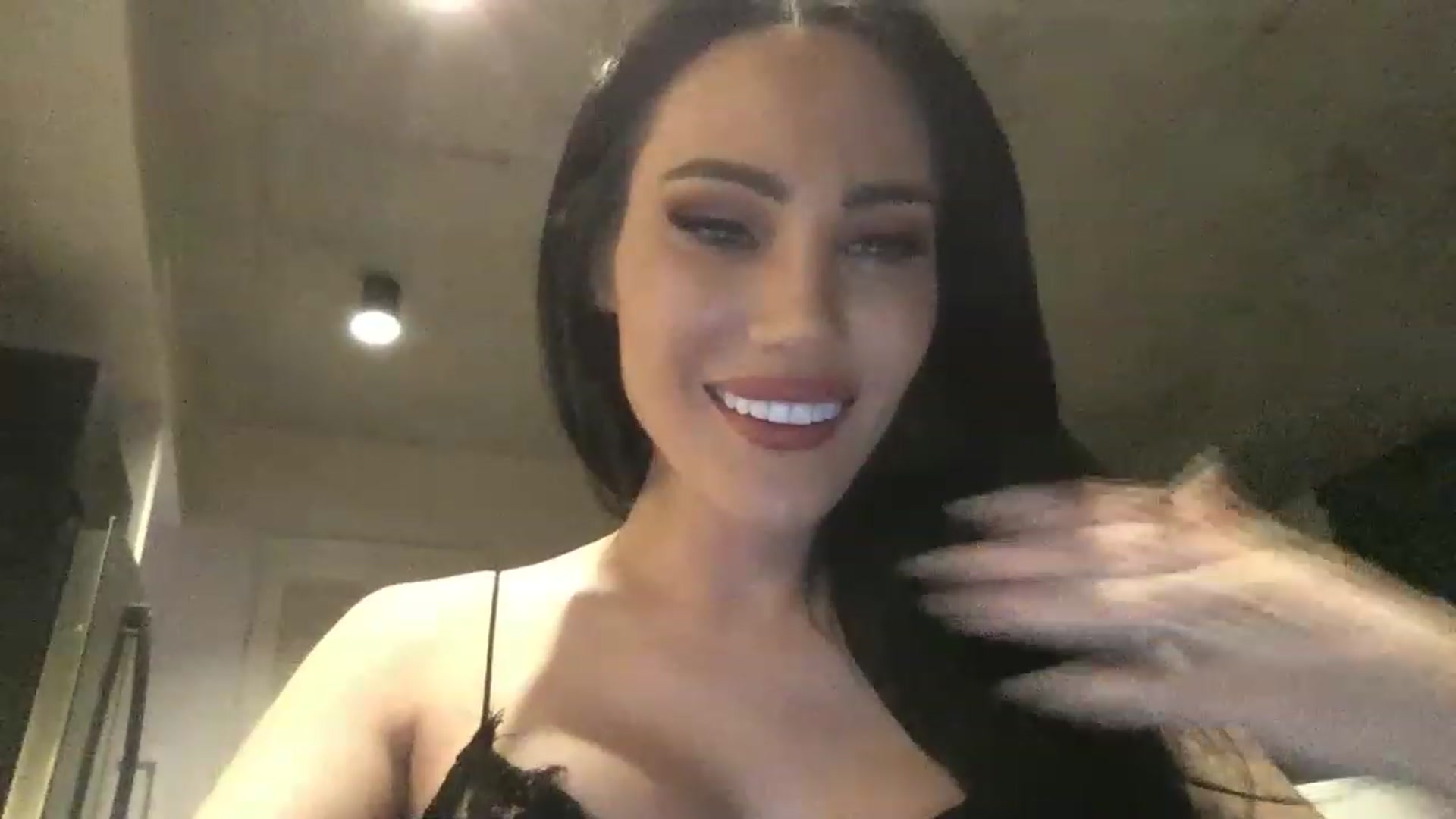 Gallery image thumbnail from EstelleVue's myfreecams stream on, 01/03/2023, 03:21 image 10 of 20