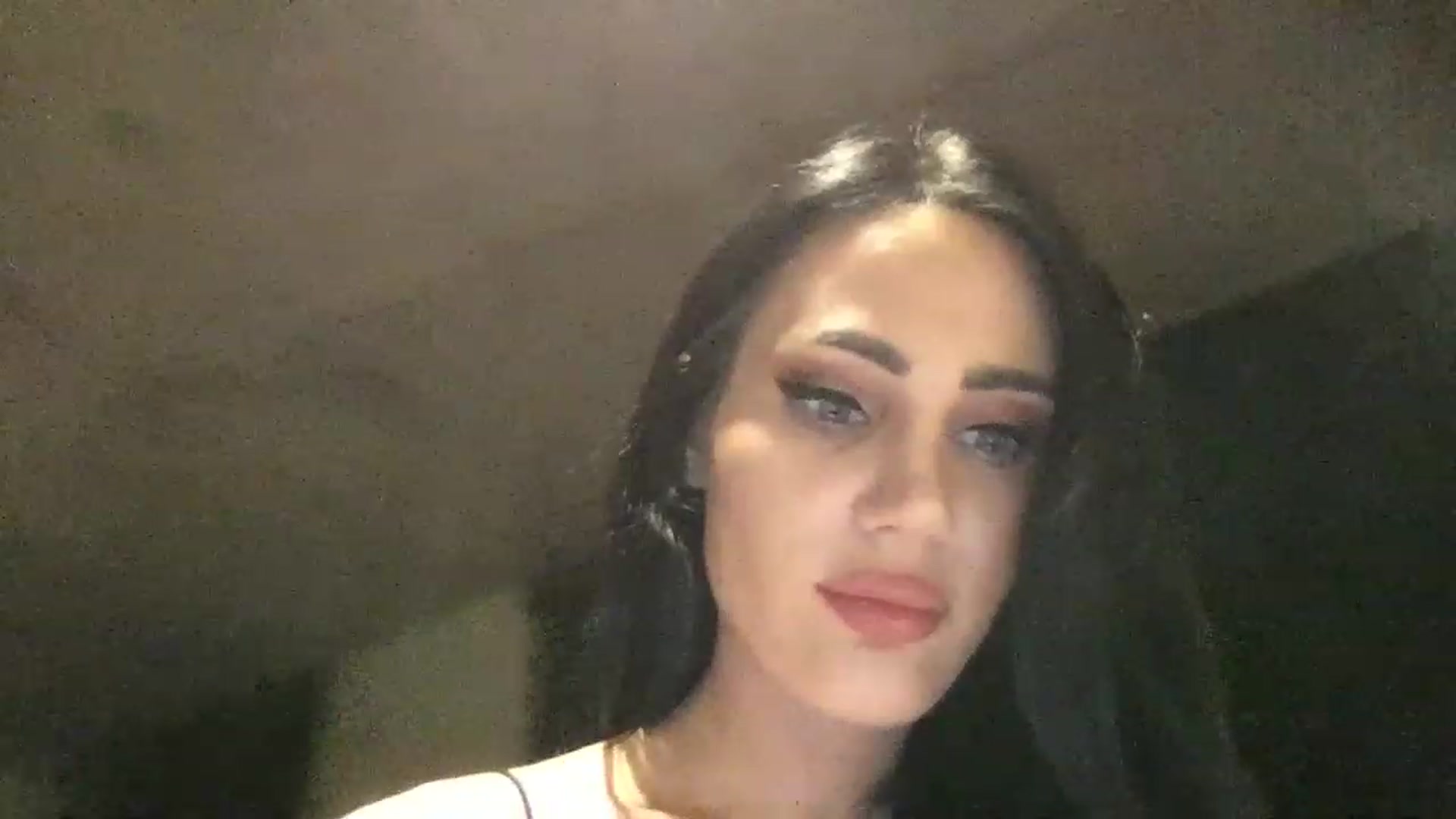 Gallery image thumbnail from EstelleVue's myfreecams stream on, 01/03/2023, 03:21 image 15 of 20