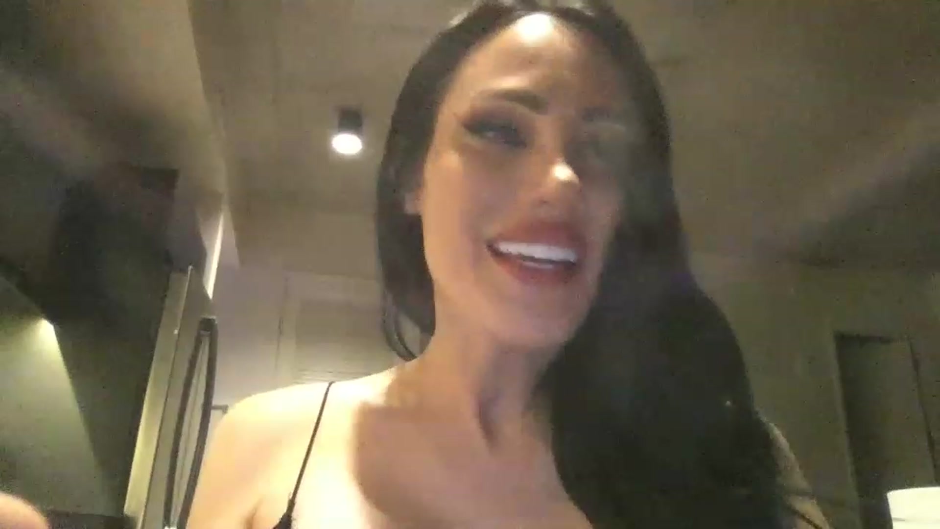 Gallery image thumbnail from EstelleVue's myfreecams stream on, 01/03/2023, 03:21 image 6 of 20