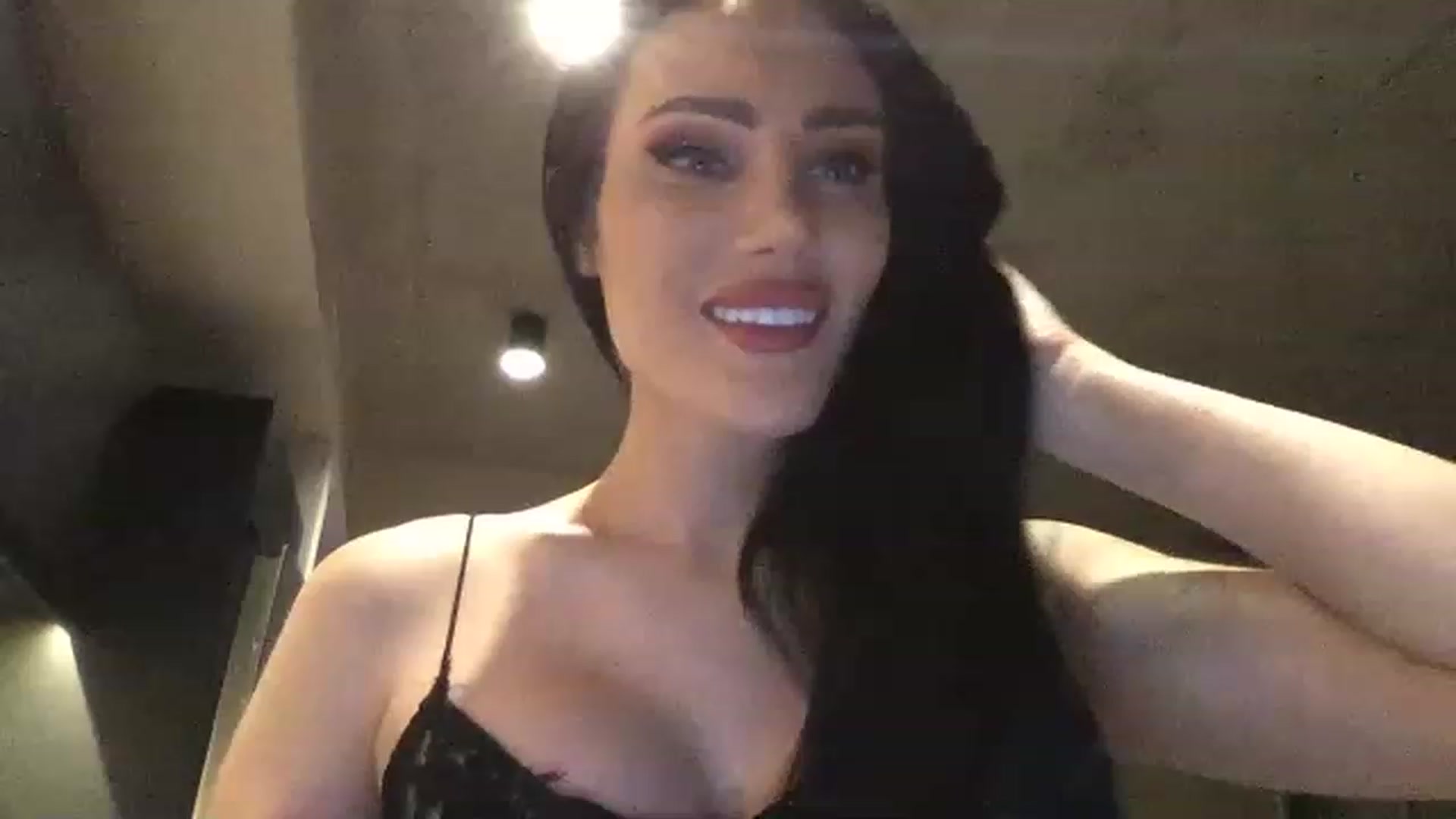 Gallery image thumbnail from EstelleVue's myfreecams stream on, 01/03/2023, 03:21 image 1 of 20