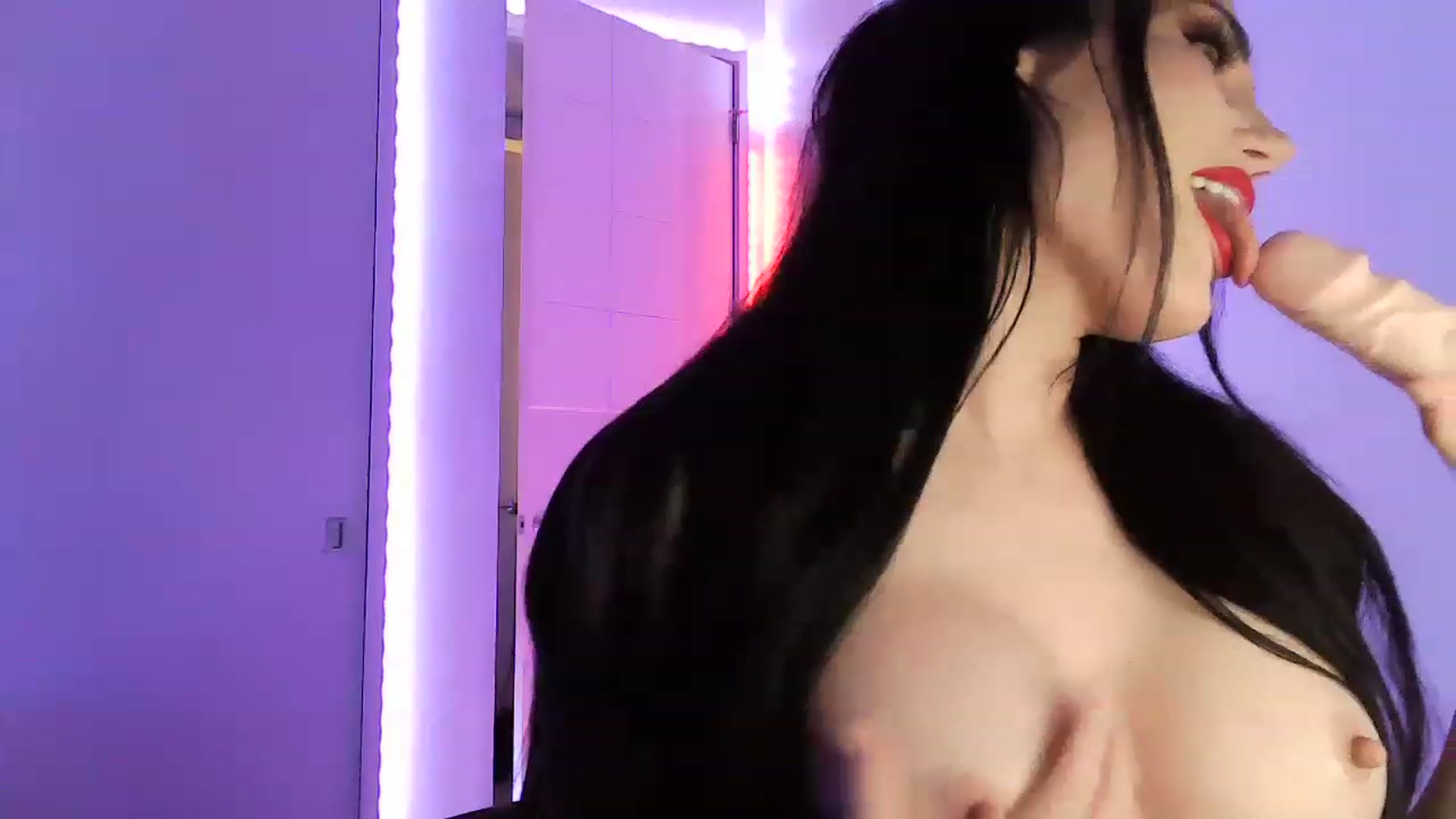 Gallery image thumbnail from EstelleVue's myfreecams stream on, 01/13/2023, 03:51 image 15 of 20