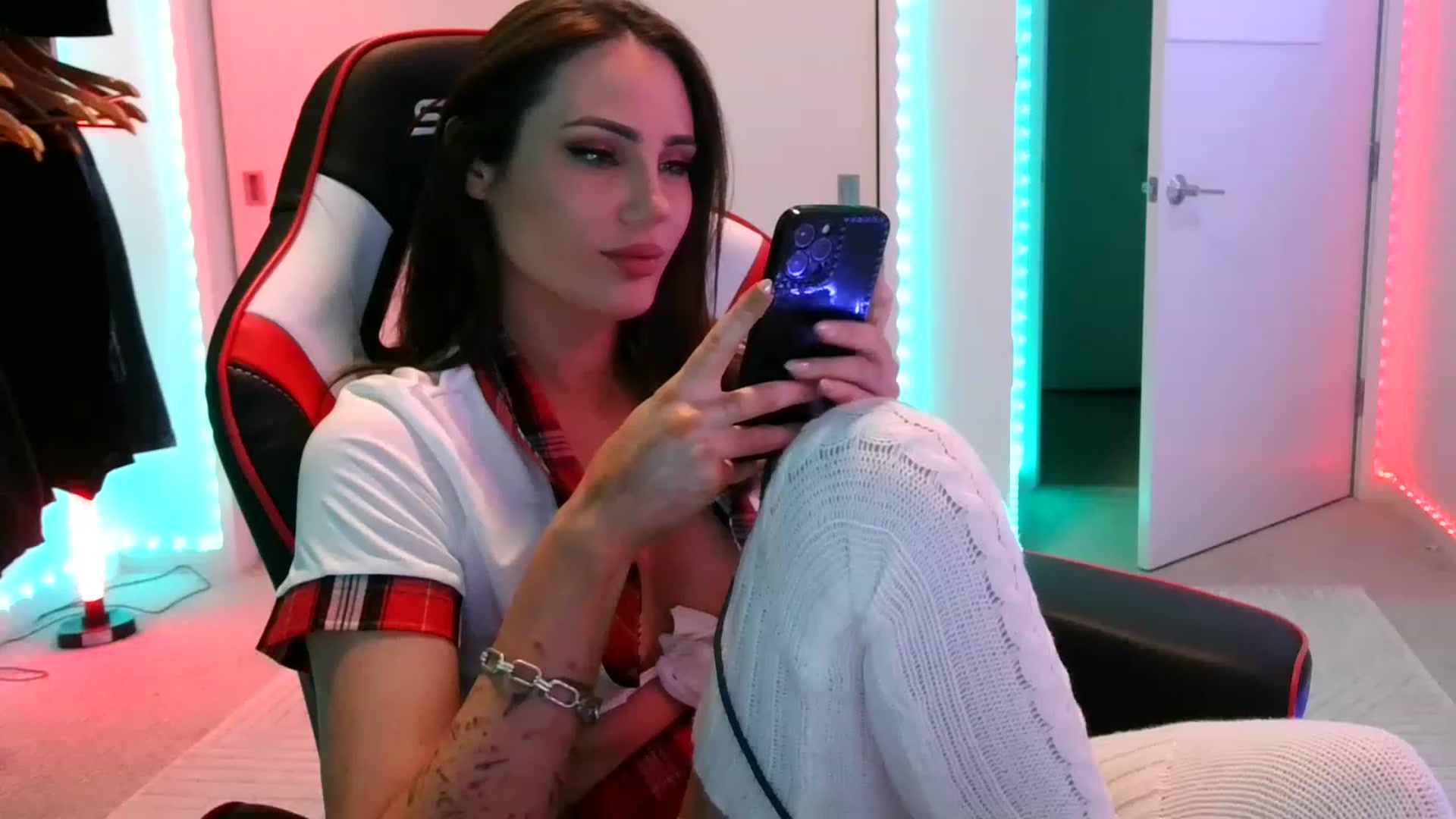 Gallery image thumbnail from EstelleVue's myfreecams stream on, 03/05/2023, 01:50 image 17 of 20