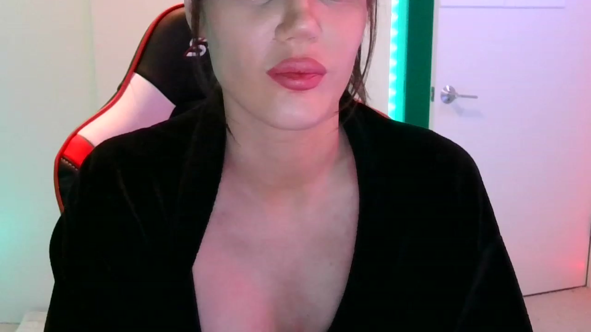 Gallery image thumbnail from EstelleVue's myfreecams stream on, 03/07/2023, 05:23 image 15 of 20