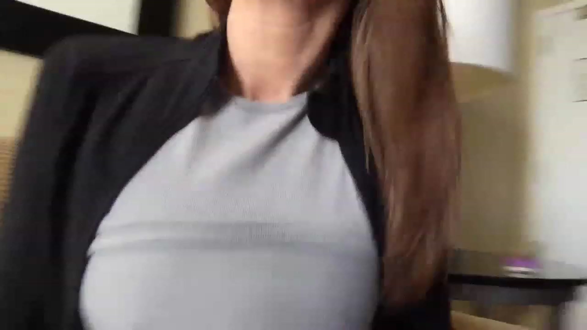 Gallery image thumbnail from EstelleVue's myfreecams stream on, 03/17/2023, 24:35 image 11 of 20