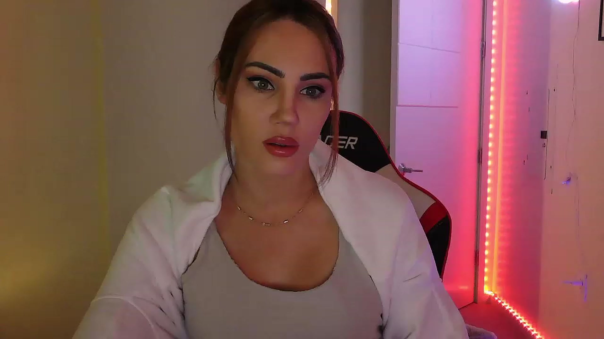Gallery image thumbnail from EstelleVue's myfreecams stream on, 03/20/2023, 15:59 image 1 of 20