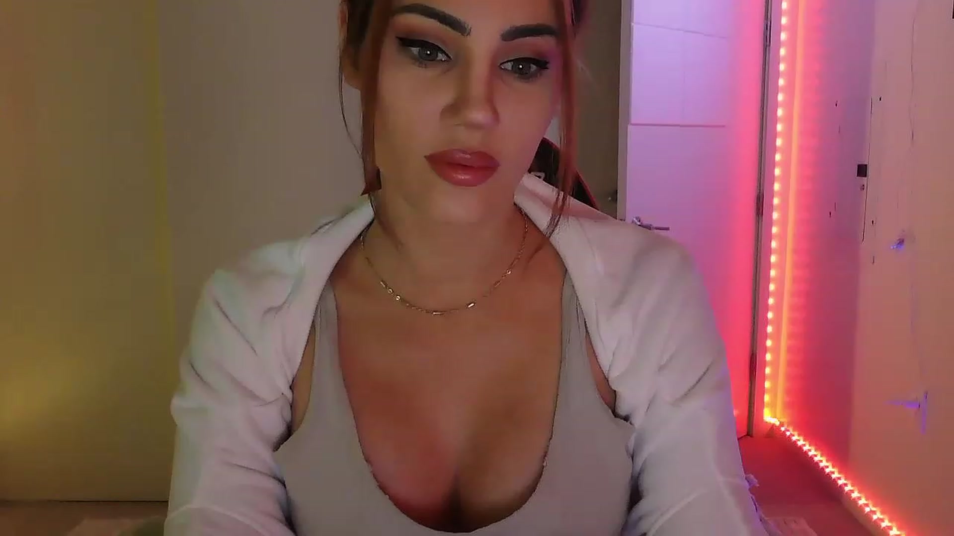 Gallery image thumbnail from EstelleVue's myfreecams stream on, 03/20/2023, 15:59 image 10 of 20