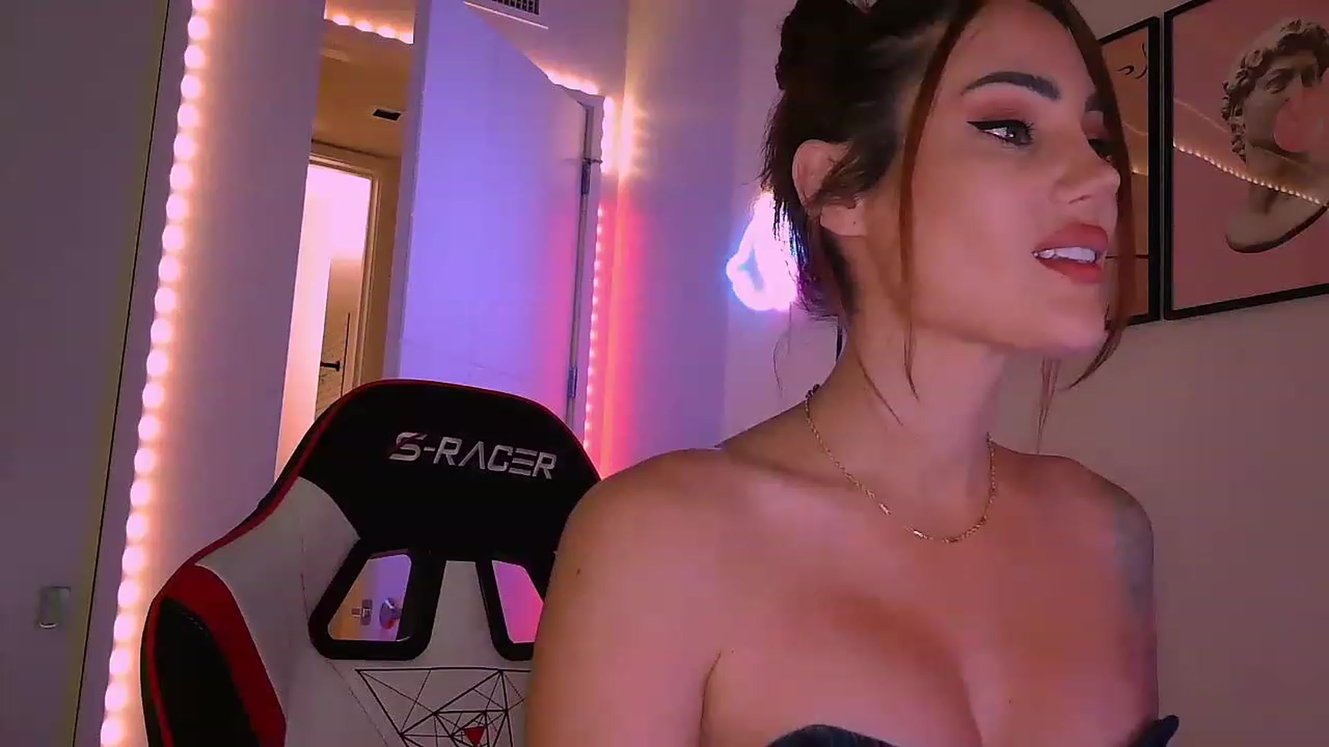 Gallery image thumbnail from EstelleVue's myfreecams stream on, 03/21/2023, 03:36 image 6 of 20