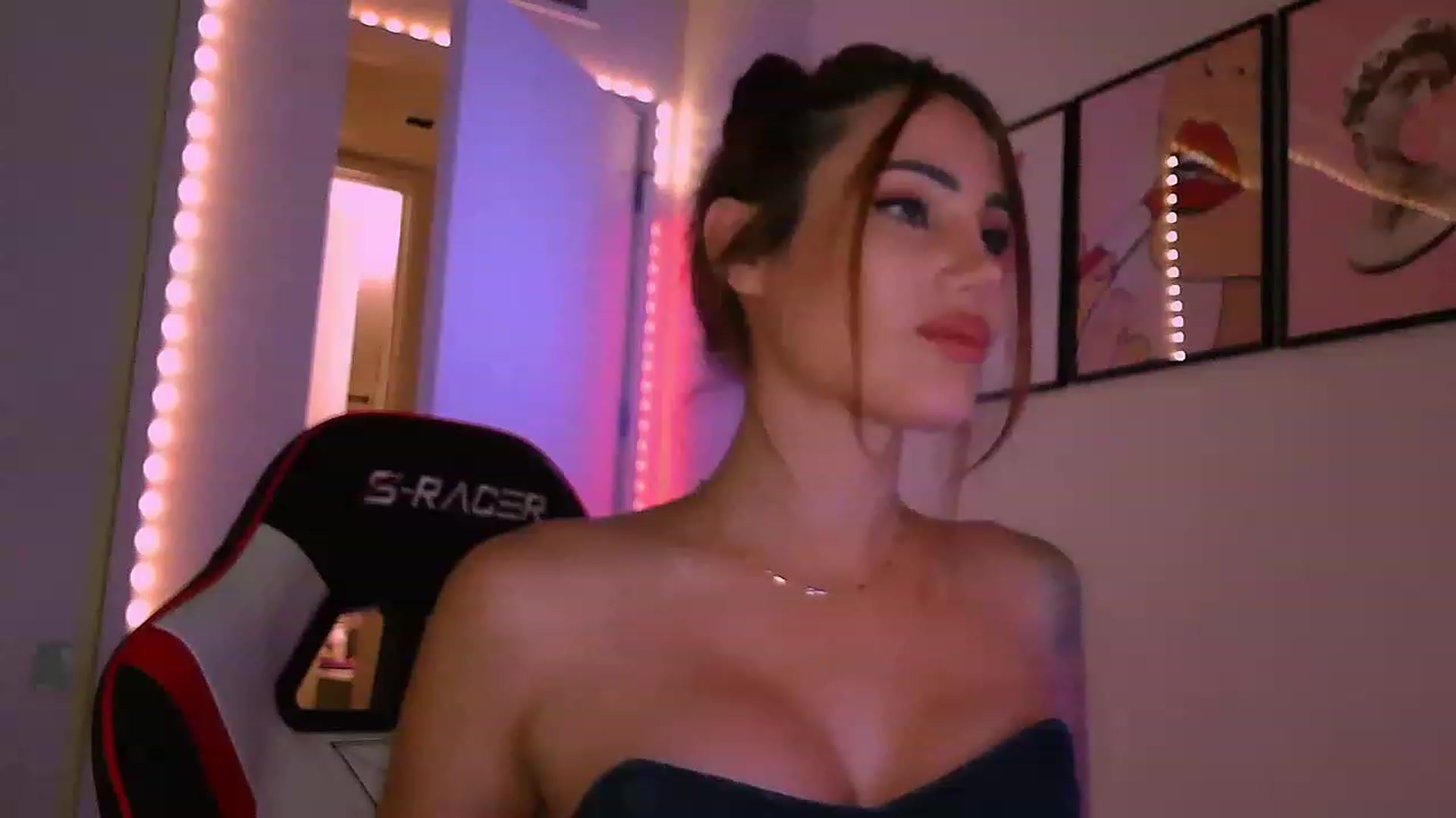 Gallery image thumbnail from EstelleVue's myfreecams stream on, 03/21/2023, 04:46 image 5 of 20