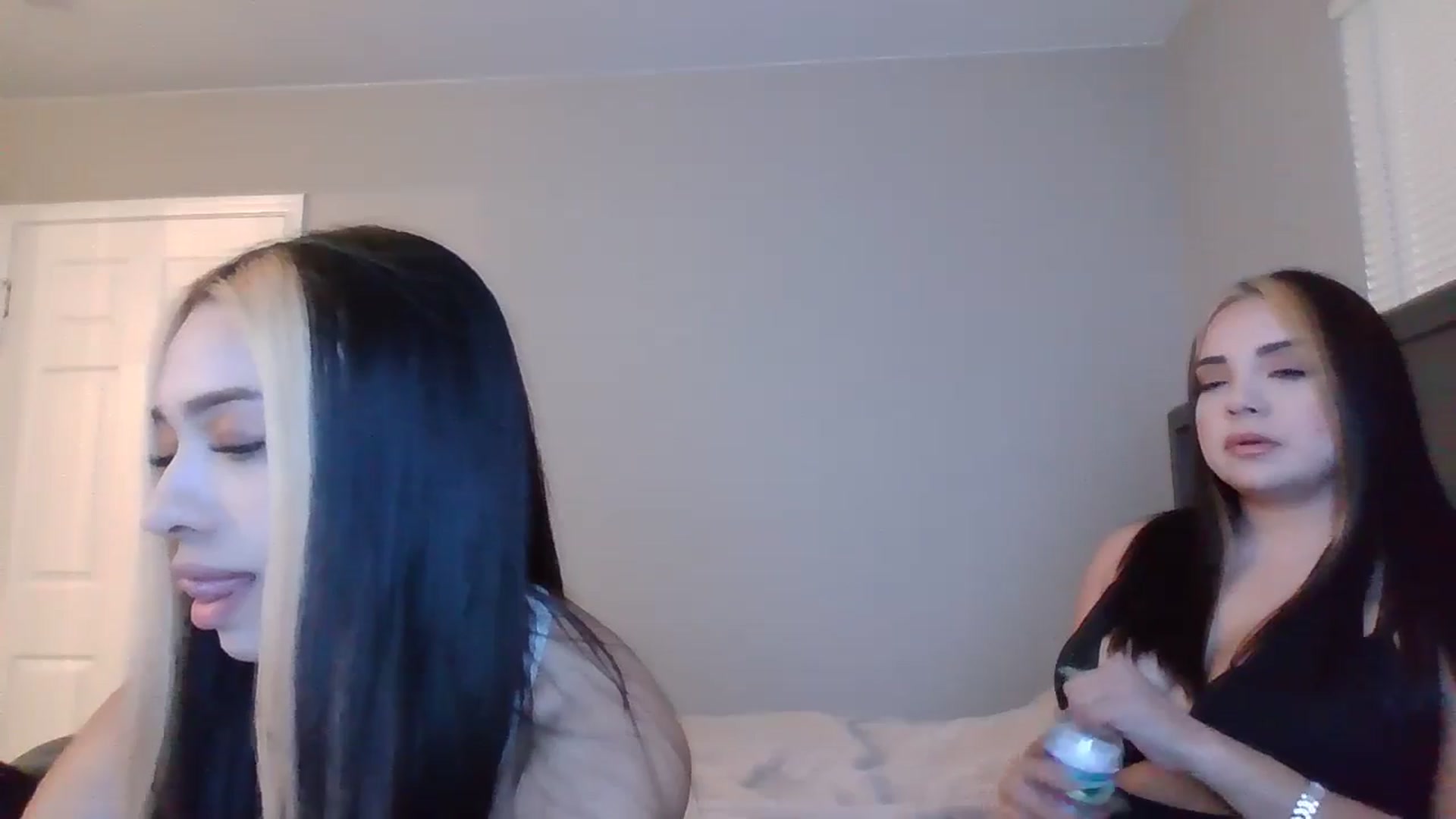 Gallery image thumbnail from Estelxo's myfreecams stream on, 08/26/2024, 08:55 image 4 of 20