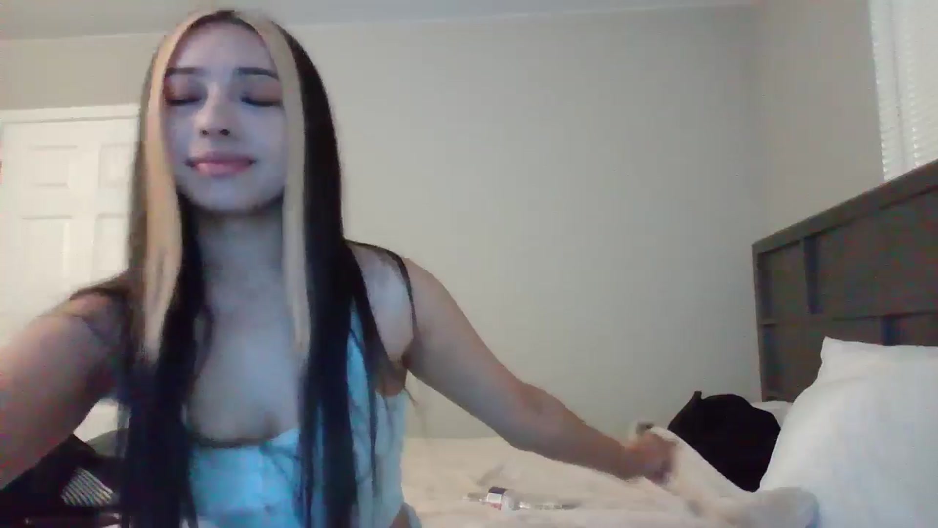 Gallery image thumbnail from Estelxo's myfreecams stream on, 08/26/2024, 08:55 image 7 of 20