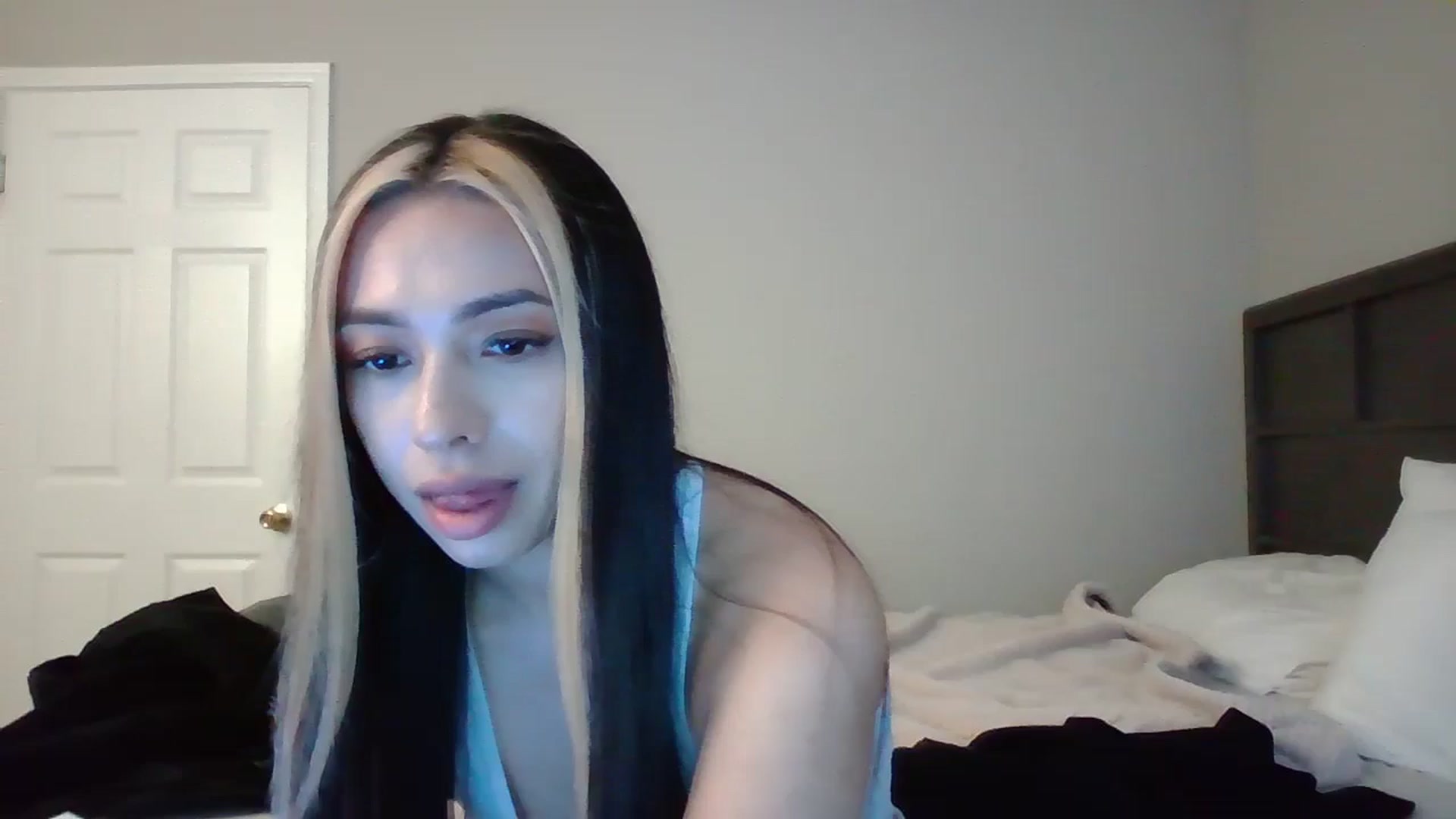 Gallery image thumbnail from Estelxo's myfreecams stream on, 08/26/2024, 08:55 image 12 of 20