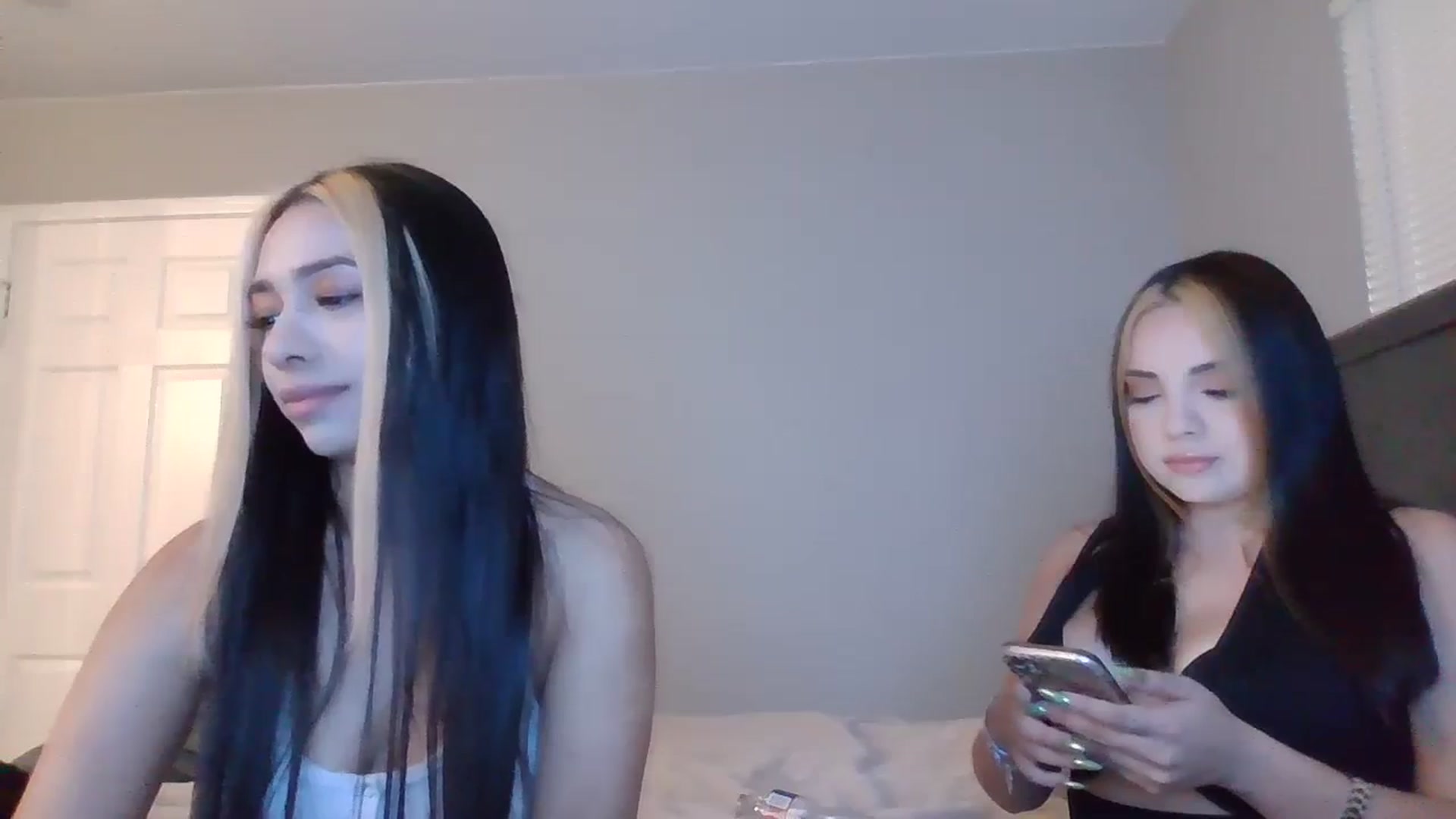 Gallery image thumbnail from Estelxo's myfreecams stream on, 08/26/2024, 08:55 image 5 of 20