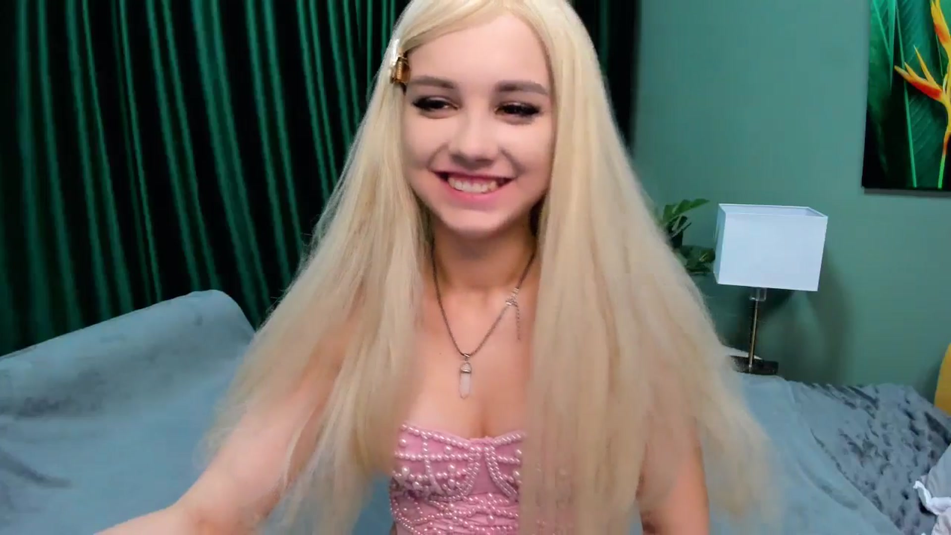 Gallery image thumbnail from EsterCandy's myfreecams stream on, 07/11/2025, 19:03 image 15 of 20