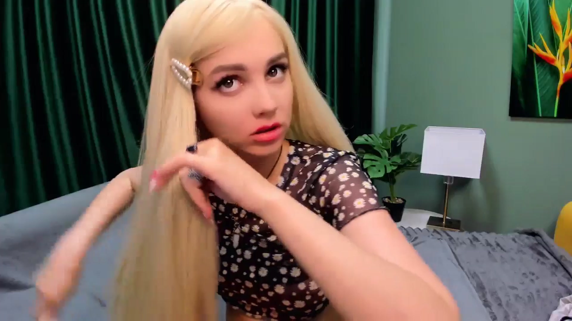 Gallery image thumbnail from EsterCandy's myfreecams stream on, 07/19/2025, 08:48 image 12 of 20