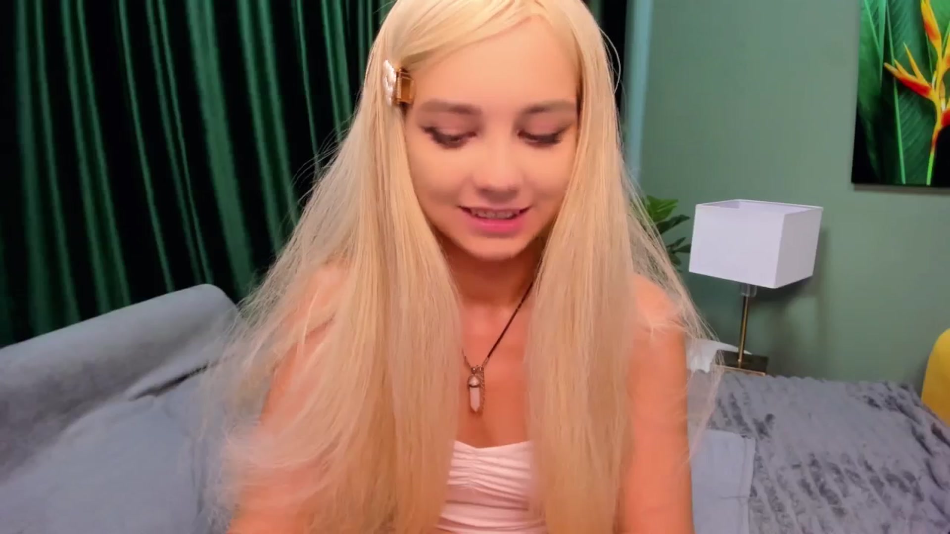 Gallery image thumbnail from EsterCandy's myfreecams stream on, 07/31/2025, 09:00 image 17 of 20