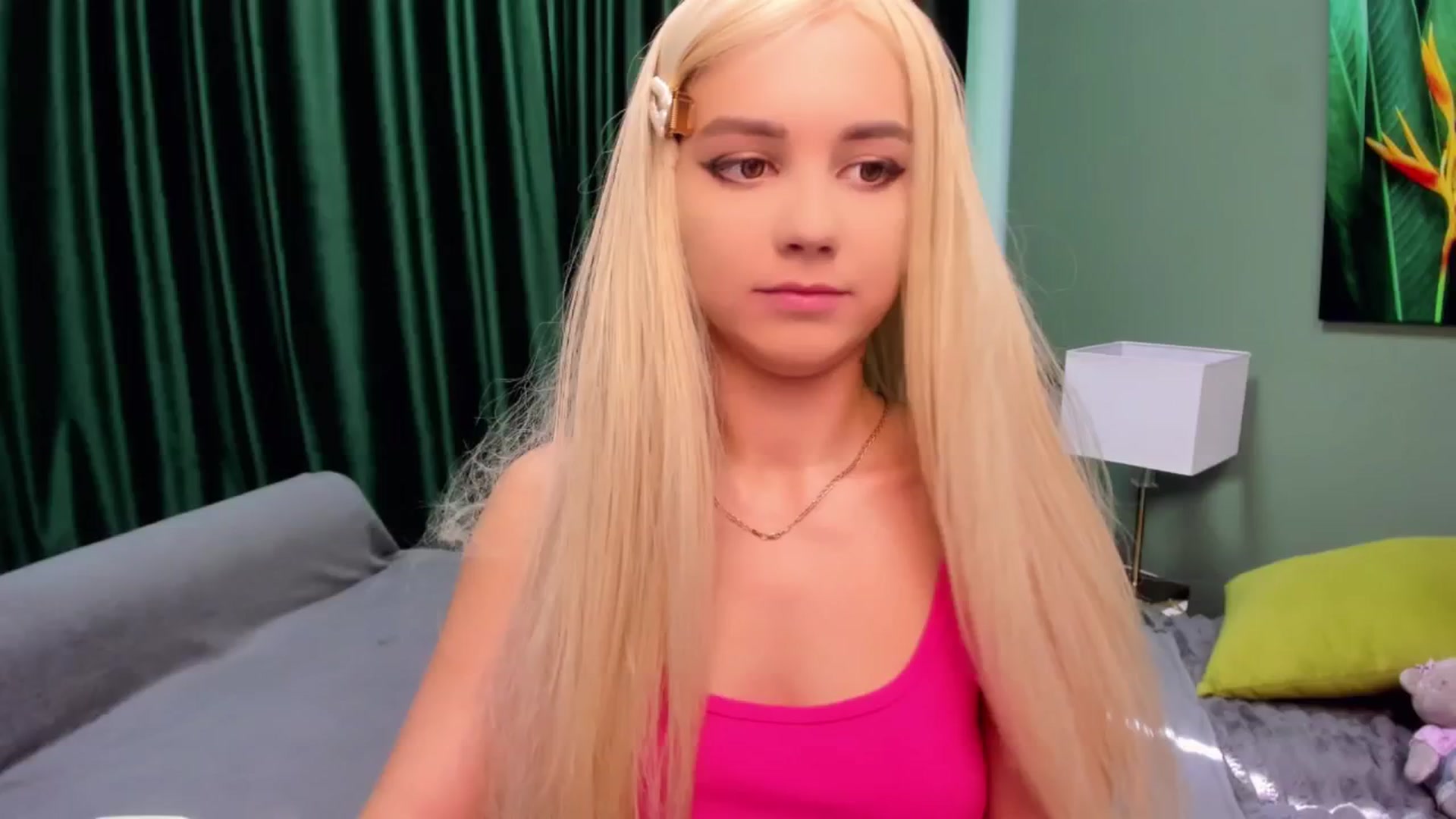 Gallery image thumbnail from EsterCandy's myfreecams stream on, 08/19/2025, 13:05 image 15 of 20