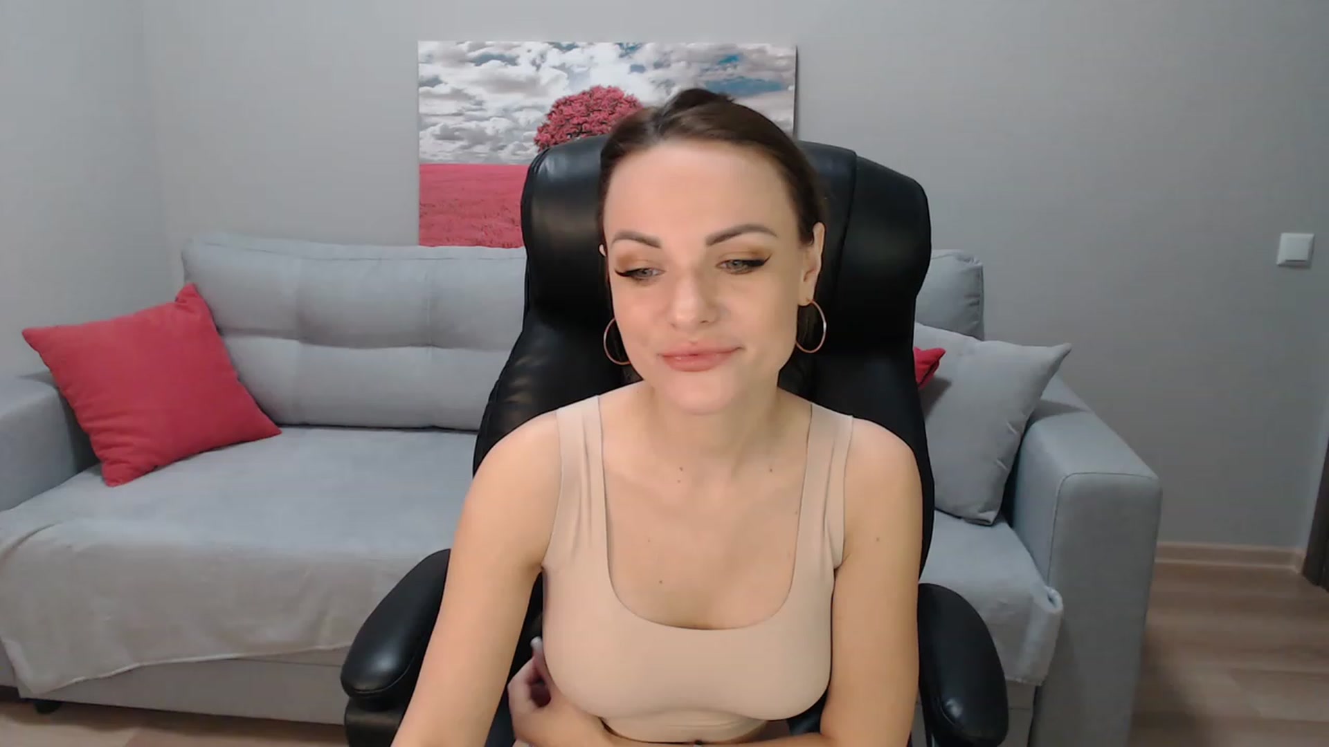 Gallery image thumbnail from Estie_Kay's myfreecams stream on, 11/25/2022, 10:11 image 5 of 20