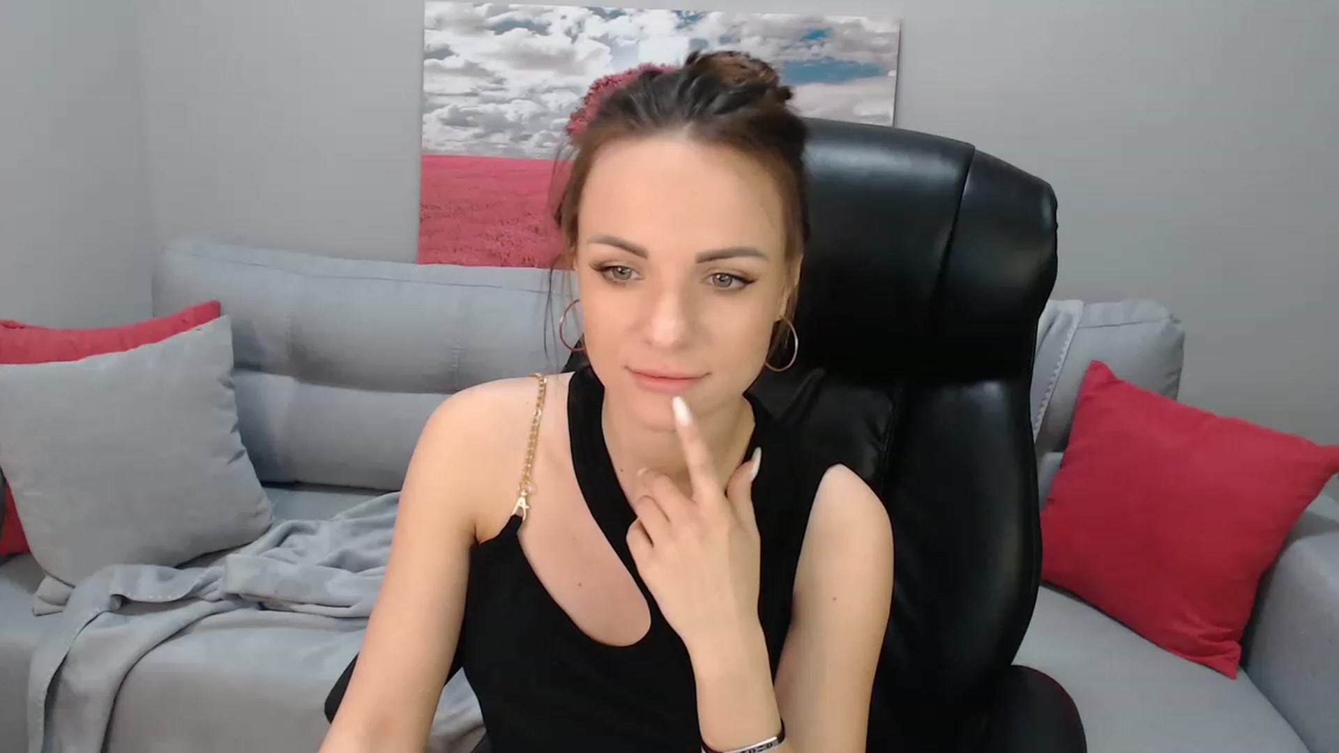 Gallery image thumbnail from Estie_Kay's myfreecams stream on, 12/04/2022, 10:09 image 20 of 20