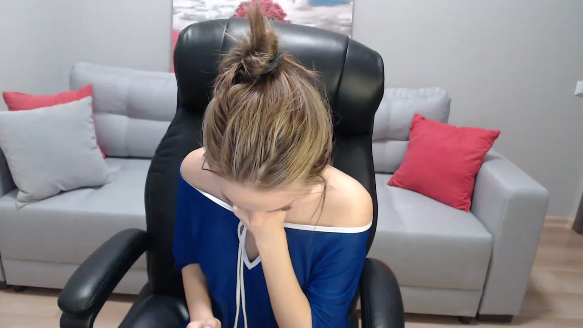 Gallery image thumbnail from Estie_Kay's myfreecams stream on, 12/25/2022, 11:45 image 1 of 20
