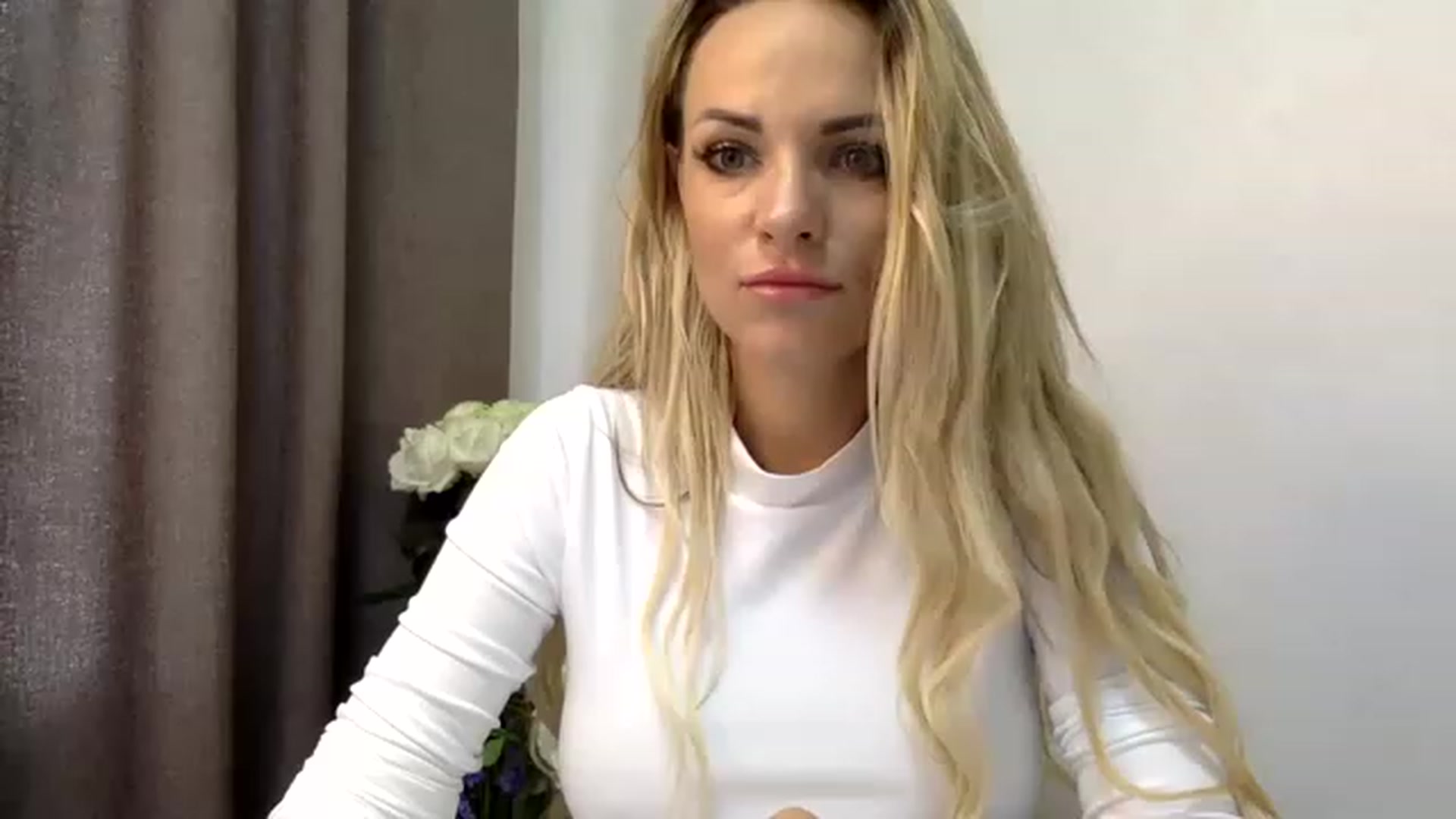Gallery image thumbnail from Estie_Kay's myfreecams stream on, 06/20/2023, 08:19 image 7 of 20