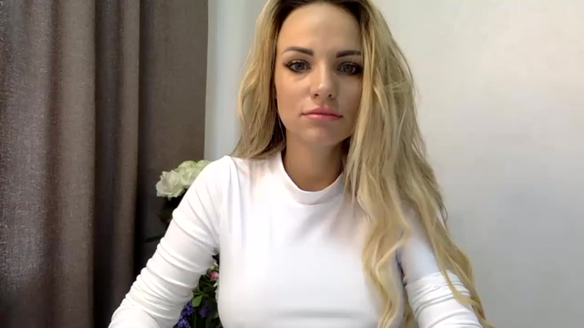 Gallery image thumbnail from Estie_Kay's myfreecams stream on, 06/20/2023, 08:19 image 2 of 20