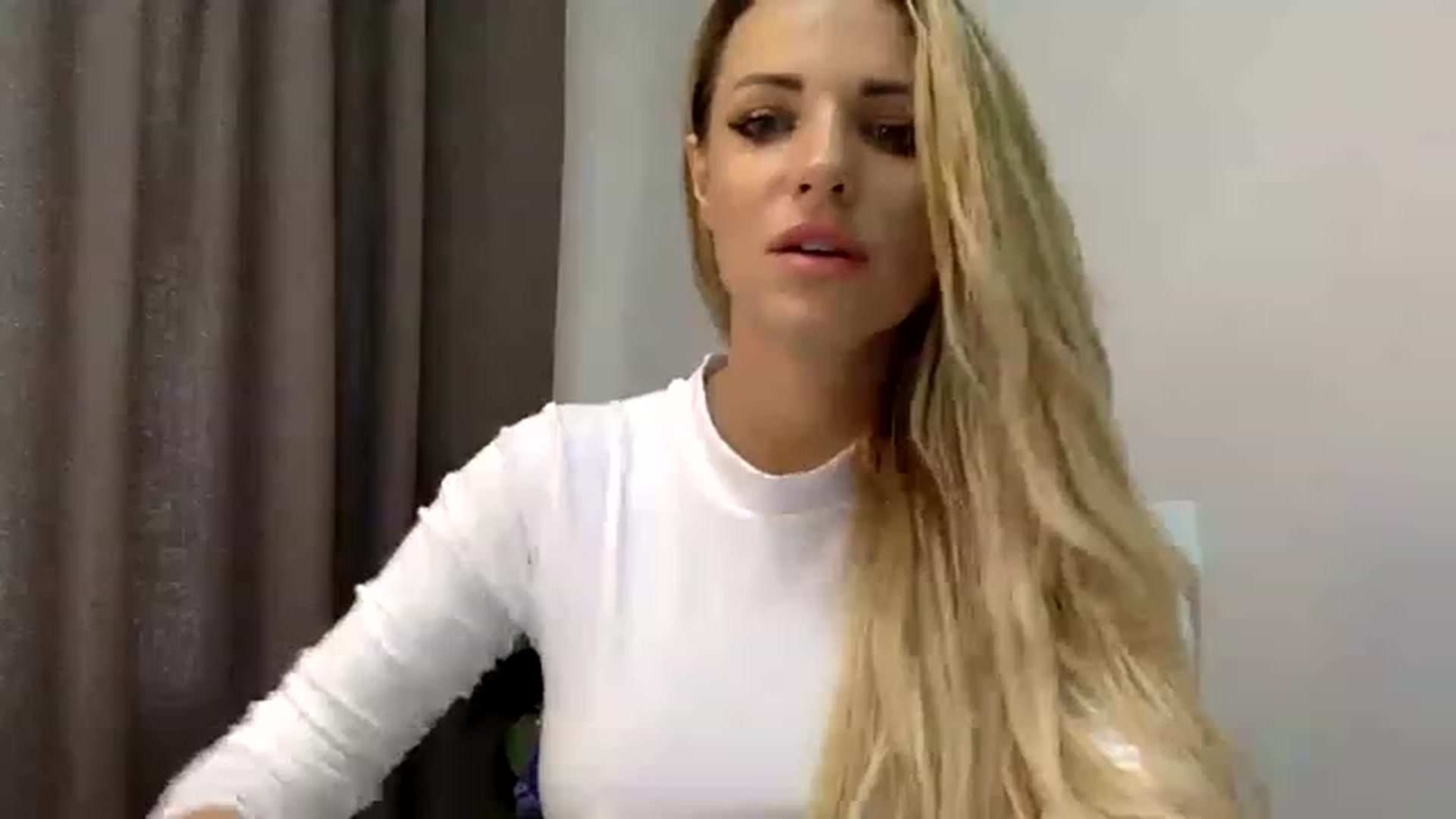 Gallery image thumbnail from Estie_Kay's myfreecams stream on, 06/20/2023, 09:24 image 7 of 20