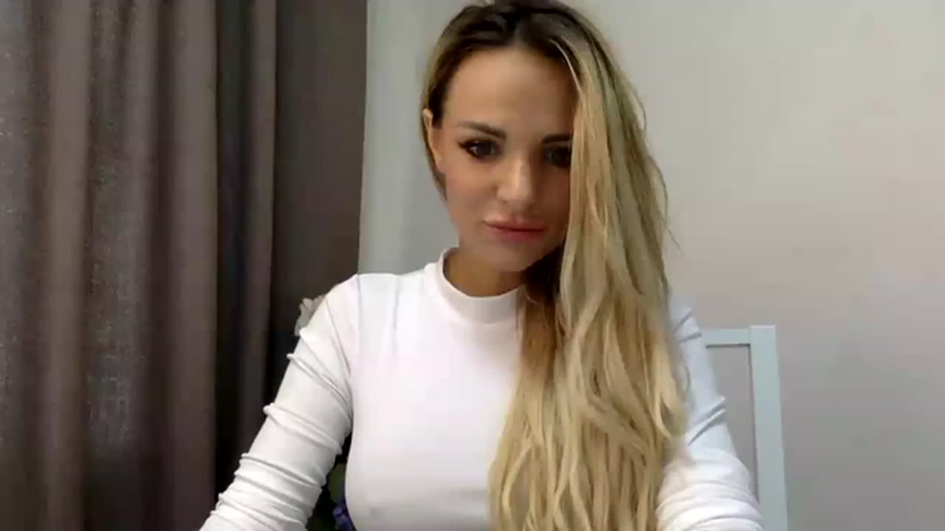 Gallery image thumbnail from Estie_Kay's myfreecams stream on, 06/20/2023, 09:24 image 8 of 20