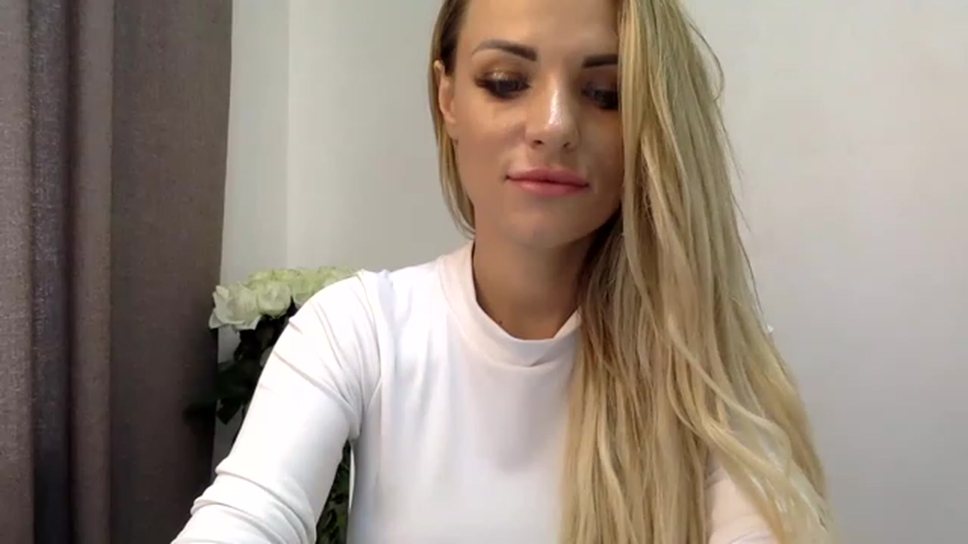 Gallery image thumbnail from Estie_Kay's myfreecams stream on, 06/20/2023, 12:28 image 1 of 20
