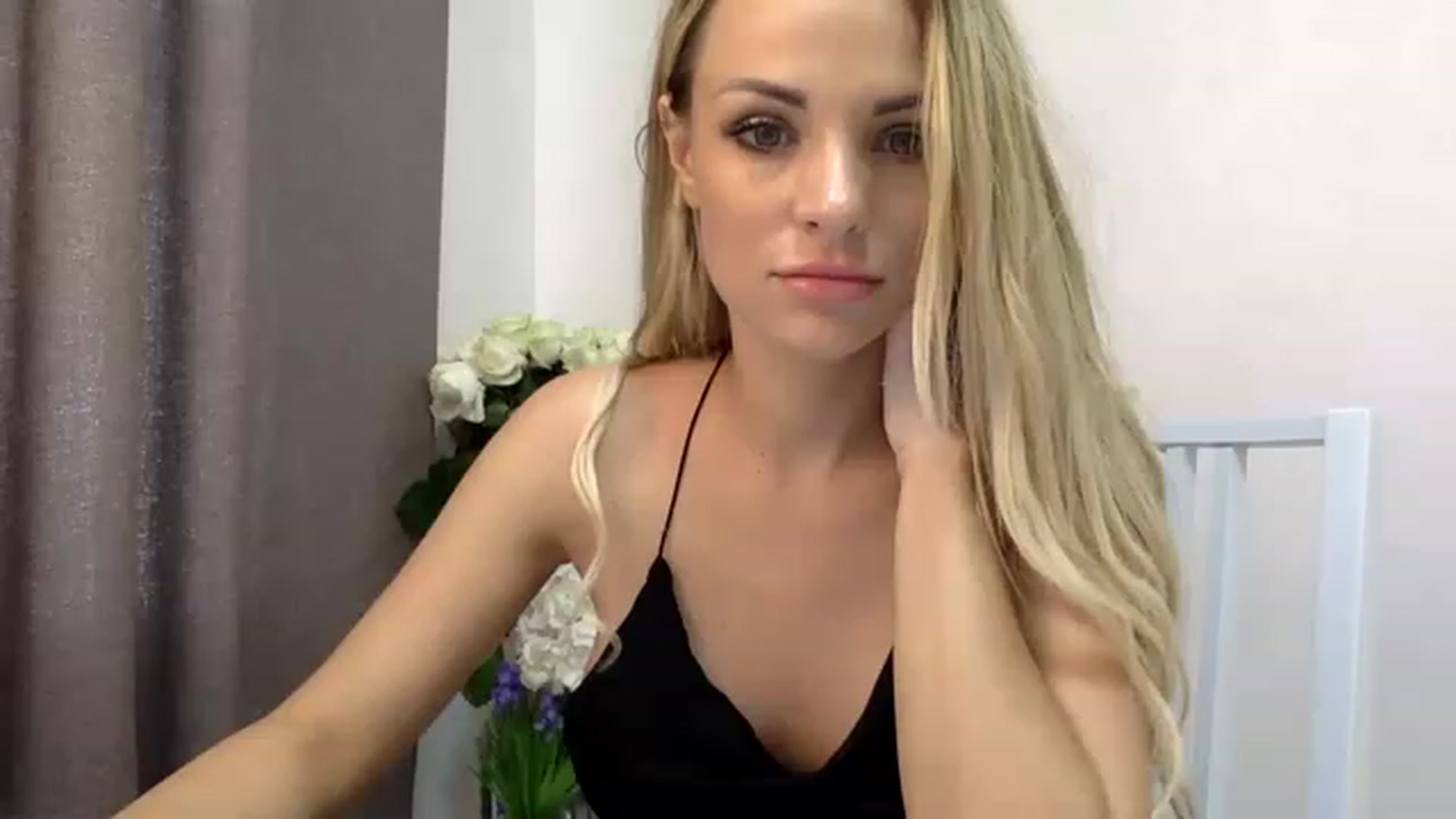 Gallery image thumbnail from Estie_Kay's myfreecams stream on, 06/21/2023, 11:24 image 9 of 20