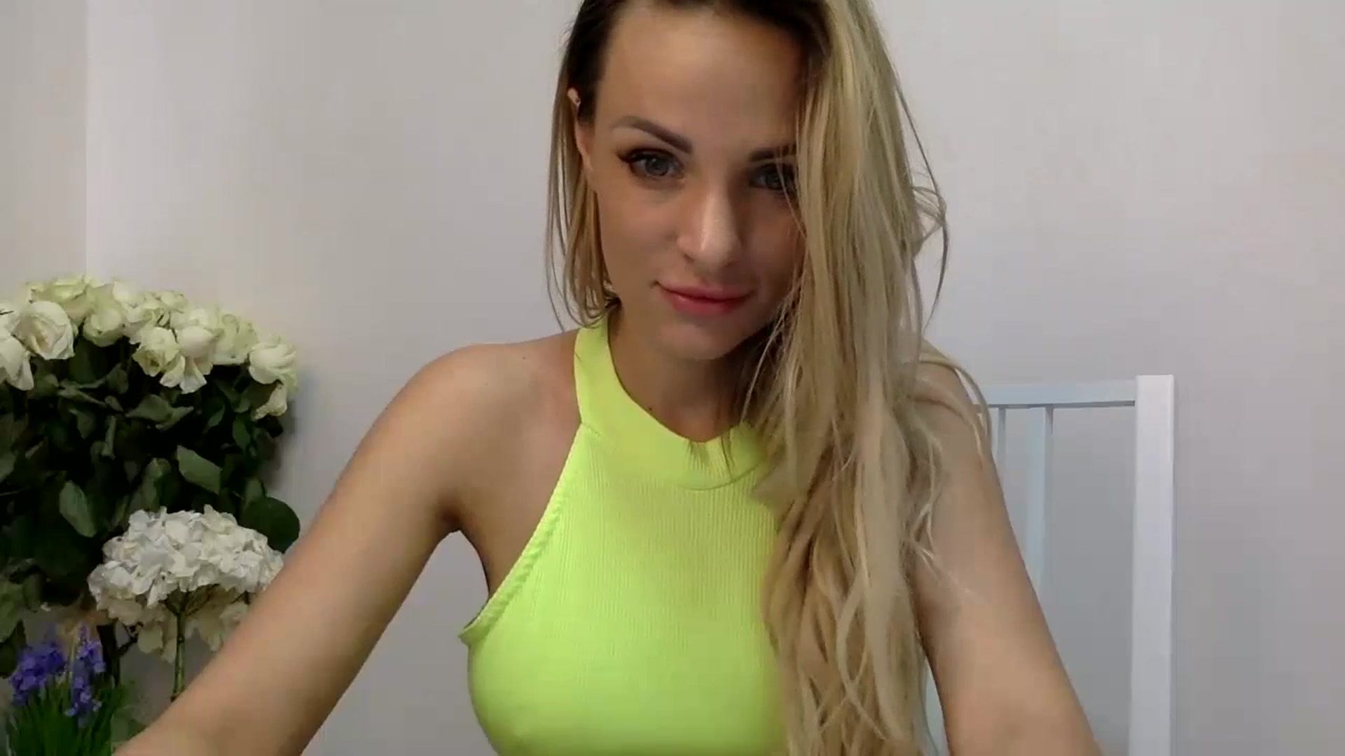 Gallery image thumbnail from Estie_Kay's myfreecams stream on, 06/22/2023, 09:20 image 18 of 20