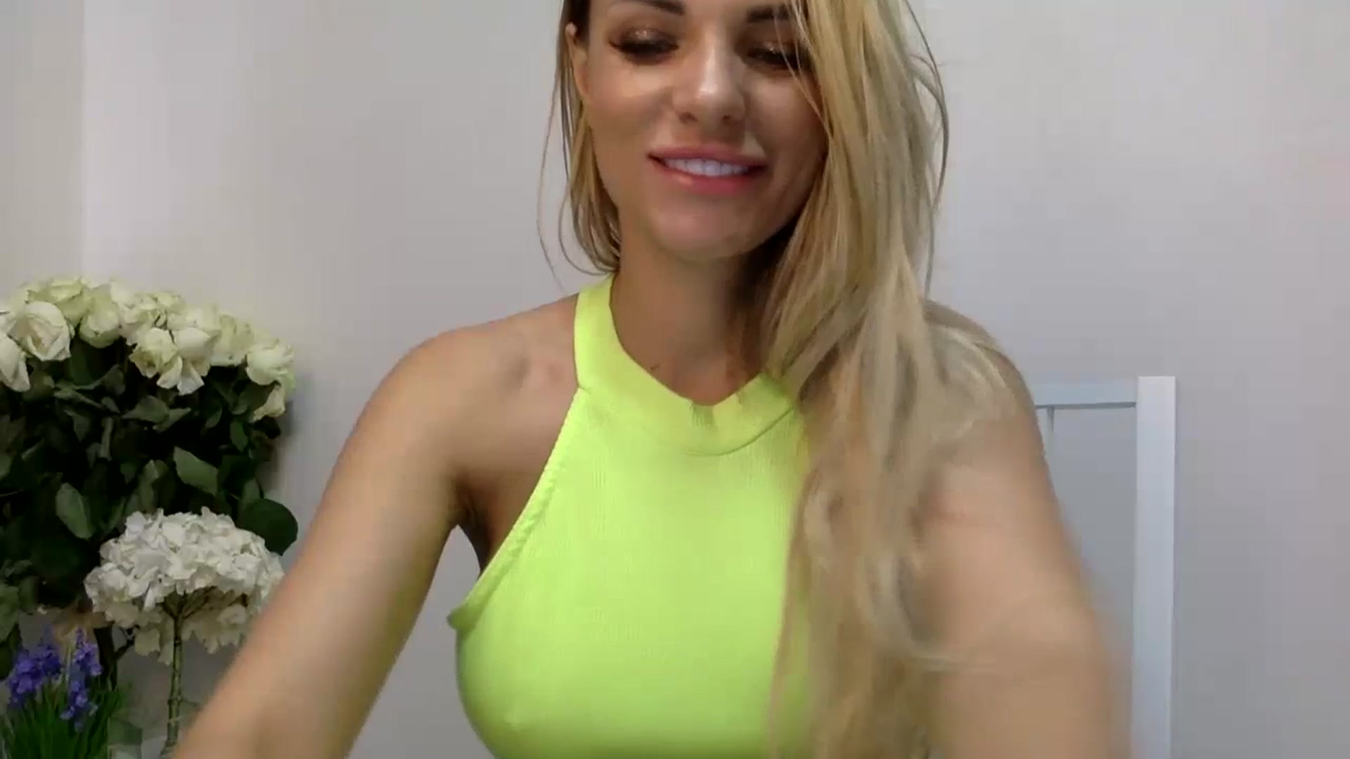 Gallery image thumbnail from Estie_Kay's myfreecams stream on, 06/22/2023, 09:20 image 17 of 20